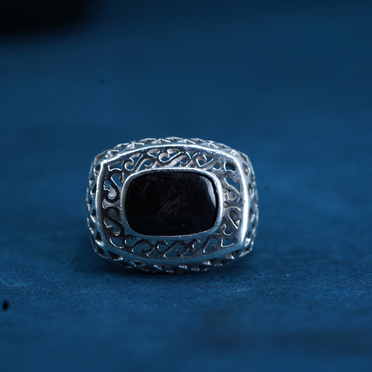 Size 7, vintage Sterling 925 silver handmade ring with onyx filigree details