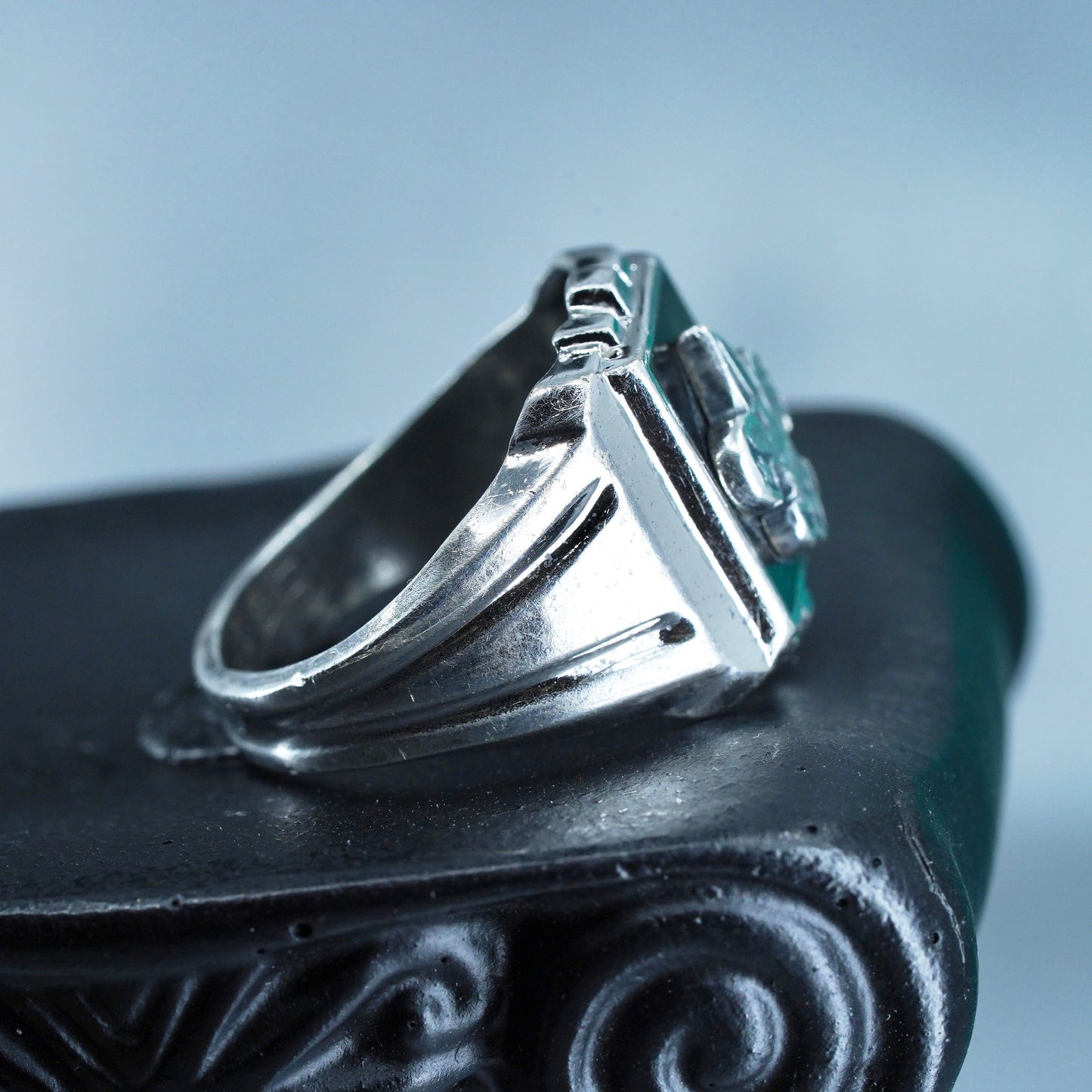 Size 7.75, French symbol the fleur-de-lis sterling 925 silver statement ring