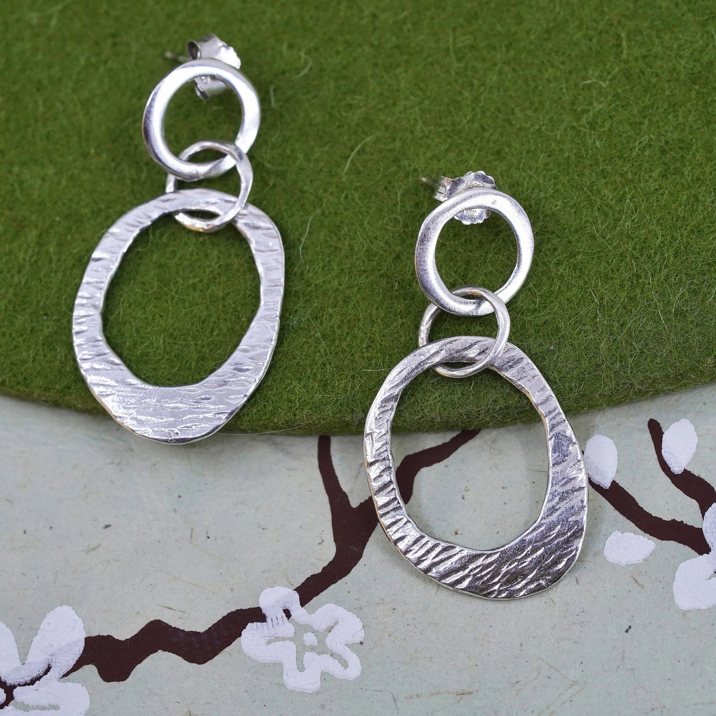 Retired Silpada Sterling 925 Silver Hammered entwined circle Earrings
