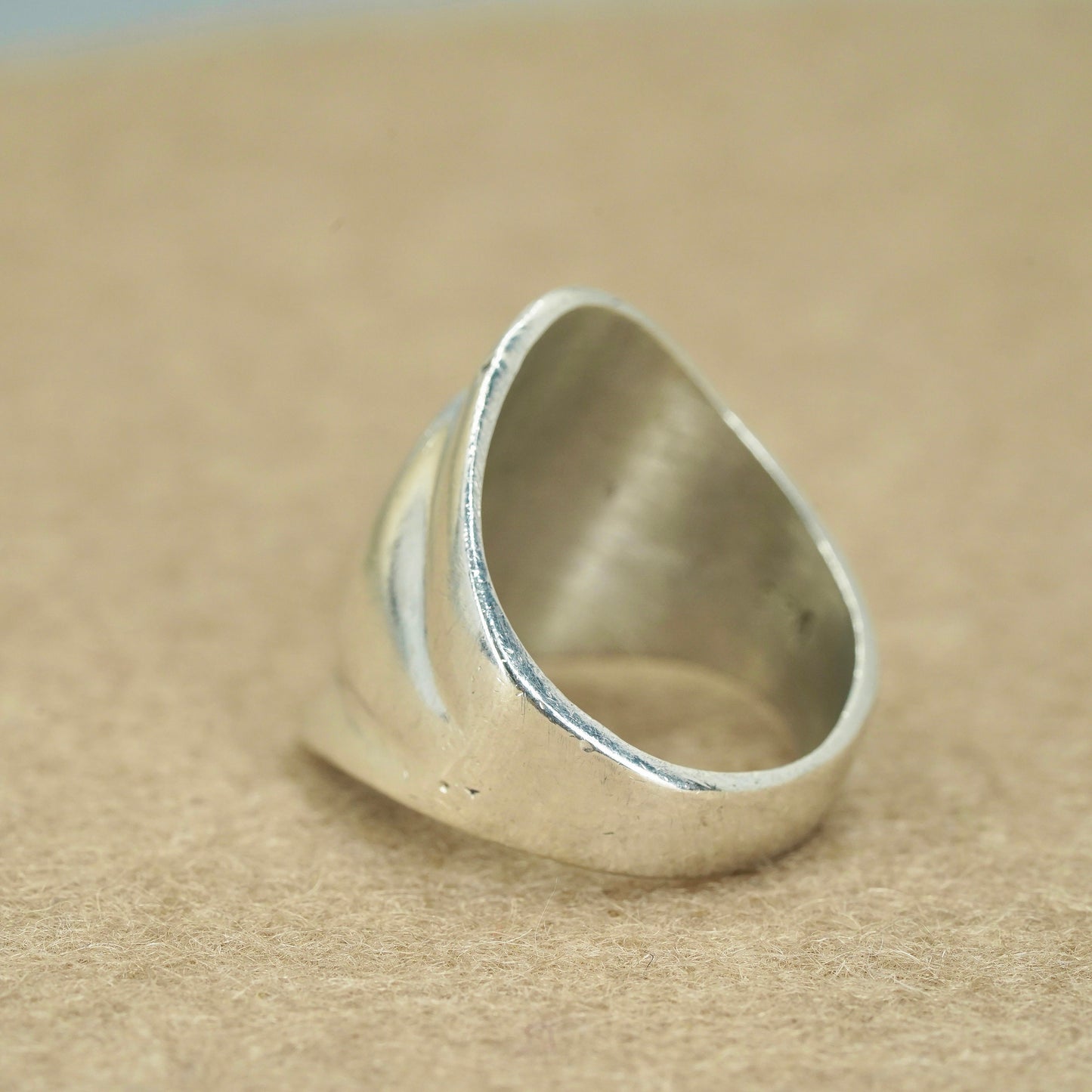 Size 8.25, vintage southwestern Sterling 925 silver ring, wide band