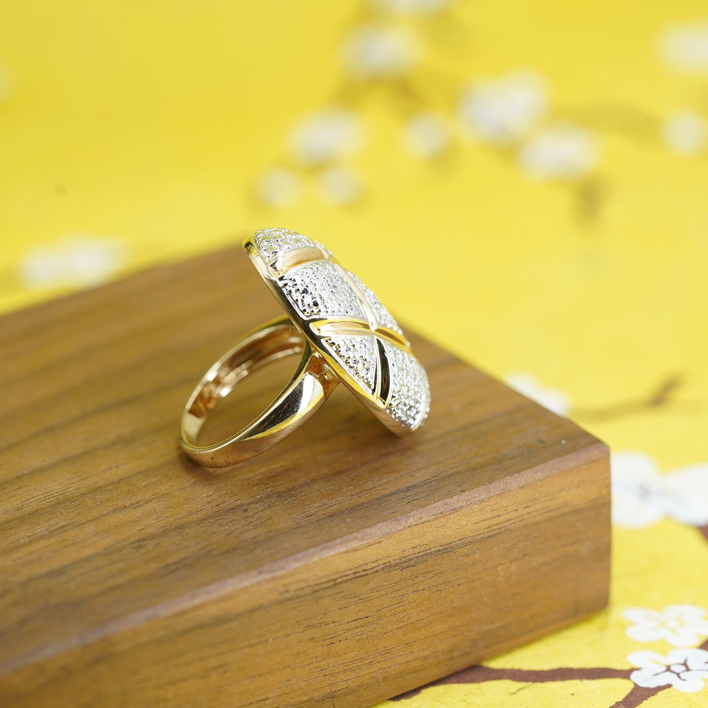 Size 6, two tone gold Sterling silver 925 cocktail filigree oval ring W diamond