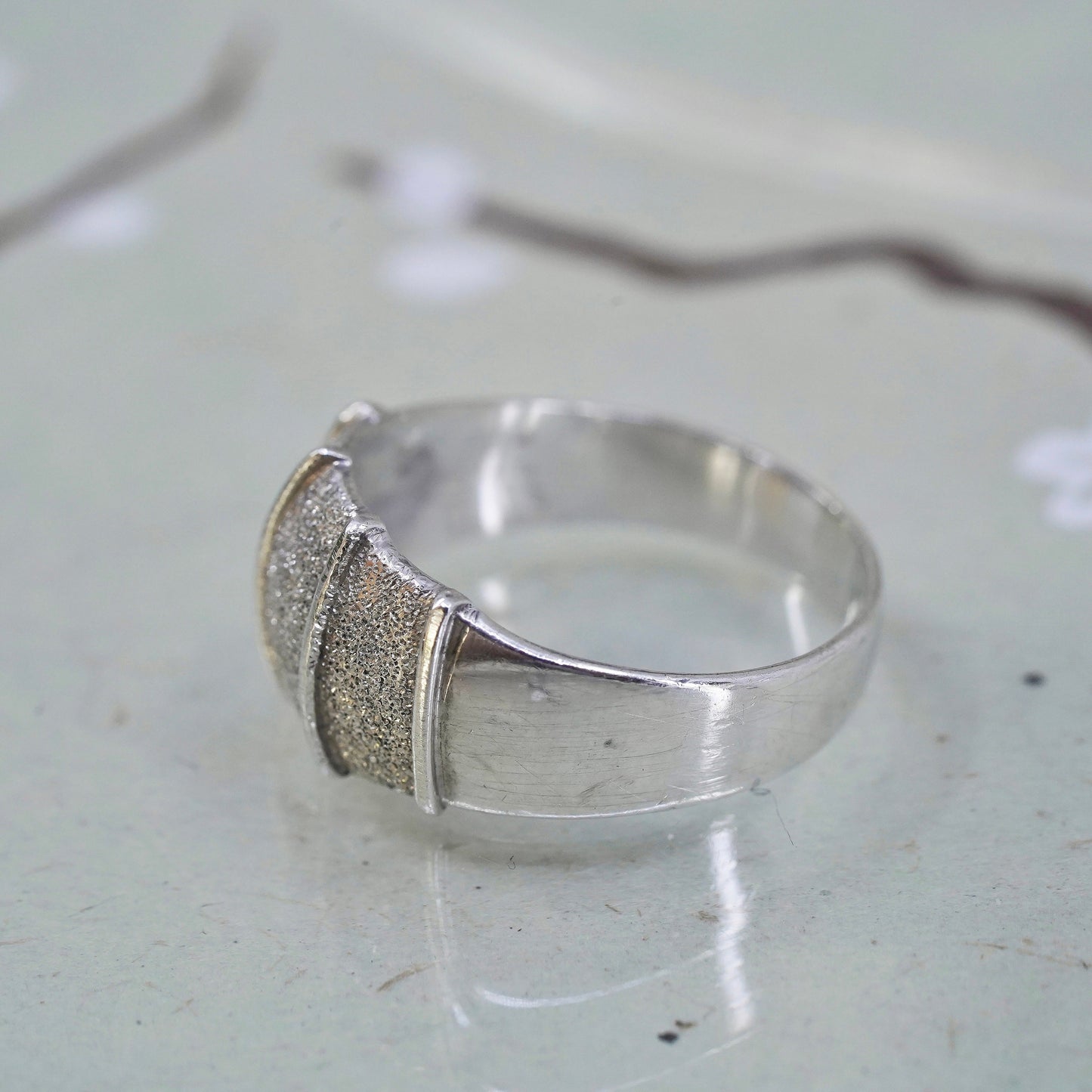 Size 8, vintage sterling silver handmade ribbed ring, glittering 925 wide band