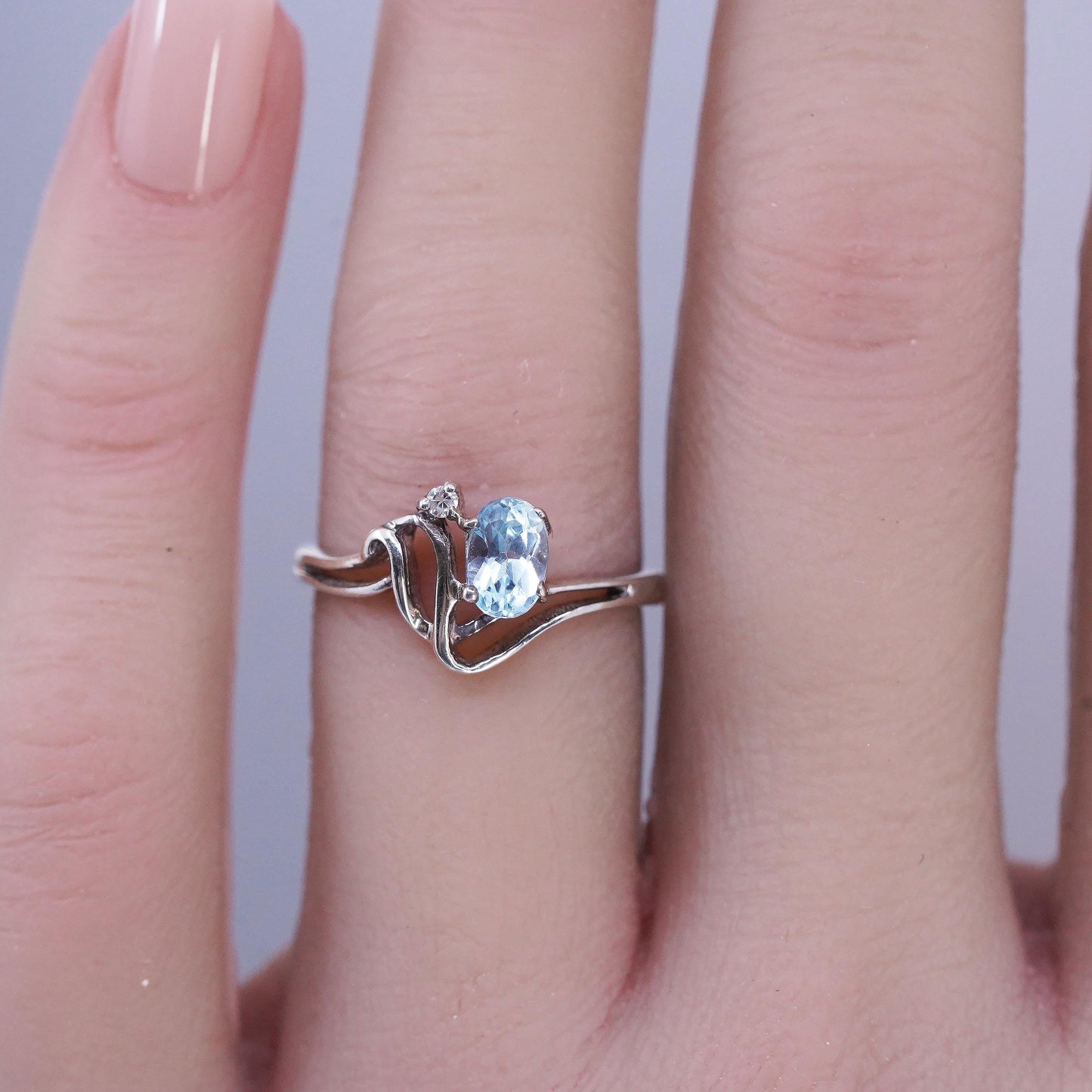 size 6, Vintage Sterling Silver 925 oval cut topaz ring with Diamond detail
