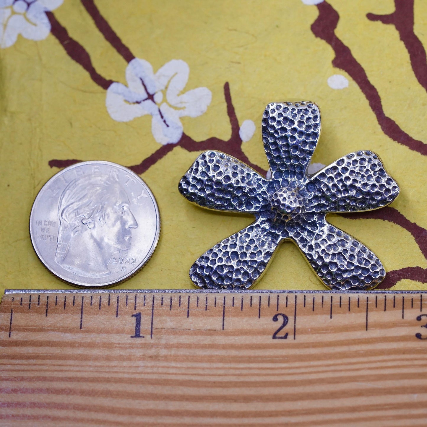 Vintage Silpada Daisy Hammered Flower 925 Sterling Silver Signed Pendant S1101
