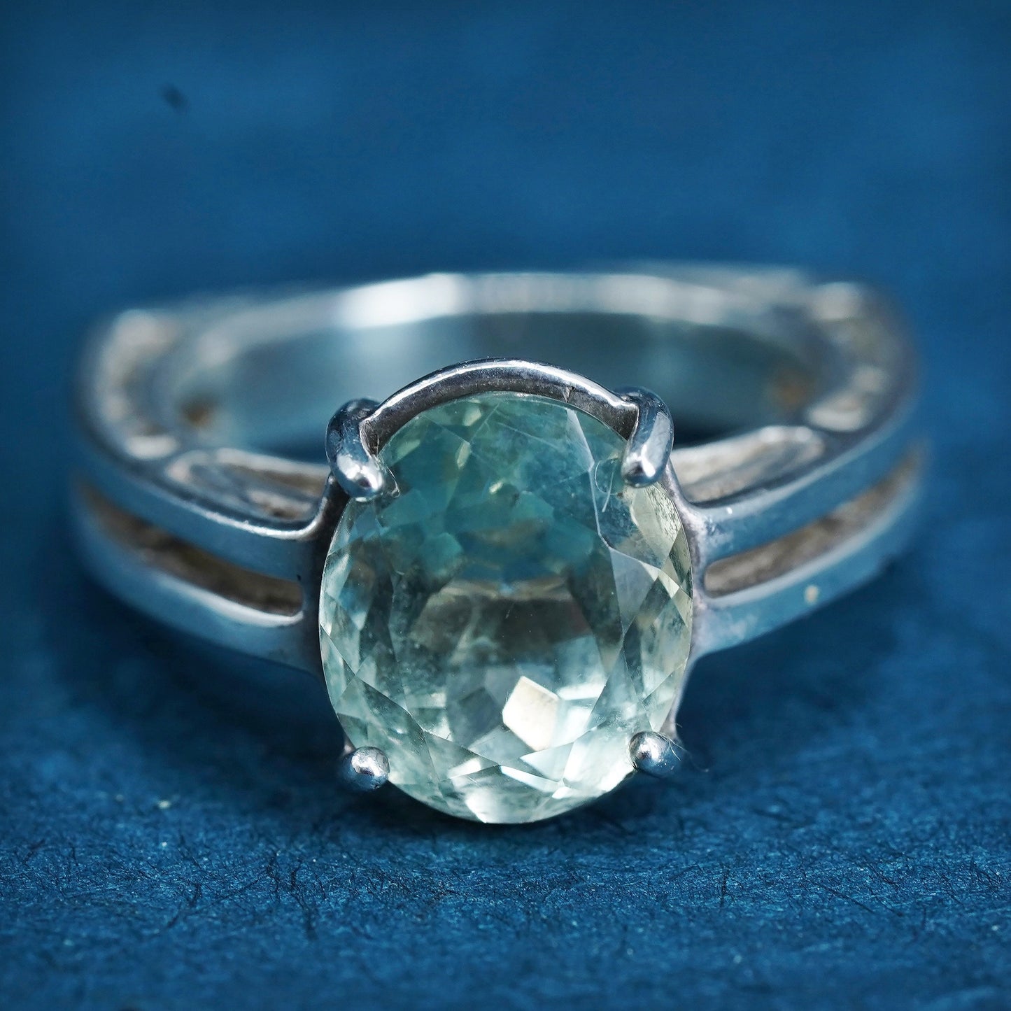 Size 7, vintage Sterling 925 silver handmade ring w/ oval prehnite grape stone