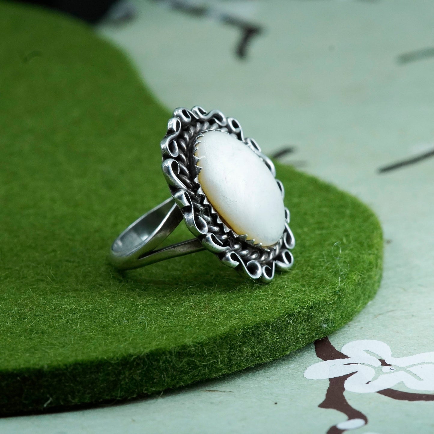 Size 5.75, Native American sterling 925 silver handmade ring mother of pearl