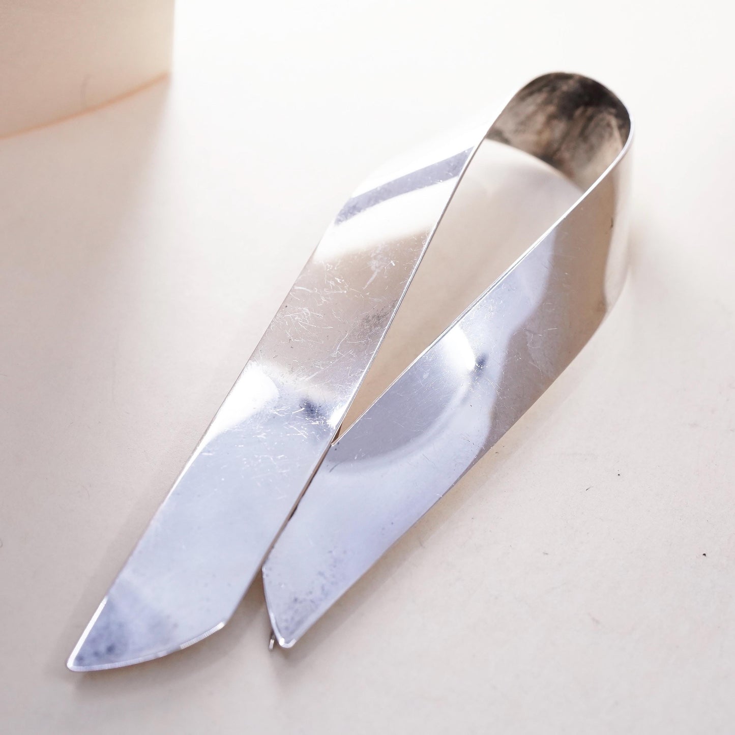 3.5”, VTG Sterling silver huge brooch, 925 long breast cancer cure ribbon tie