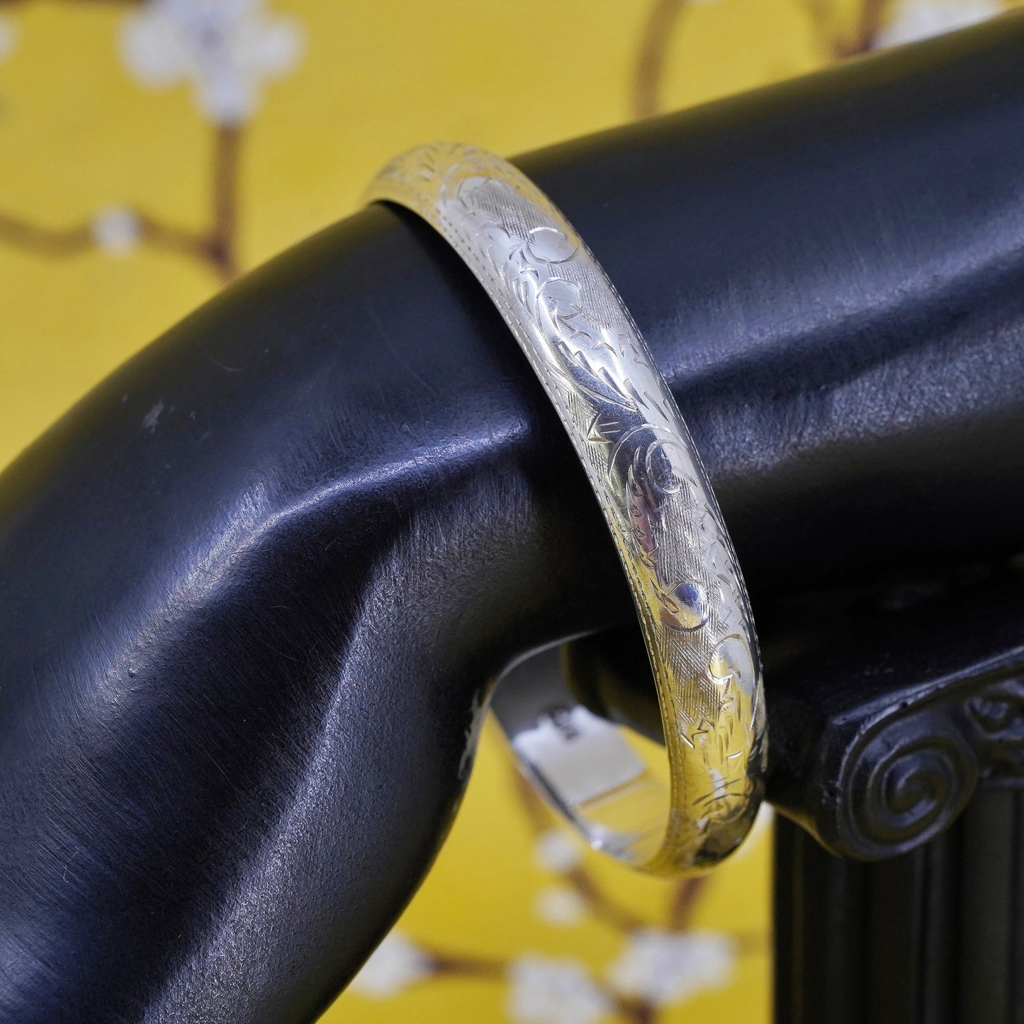 7.5", sterling silver bracelet, textured 925 hinged bangle with security chain