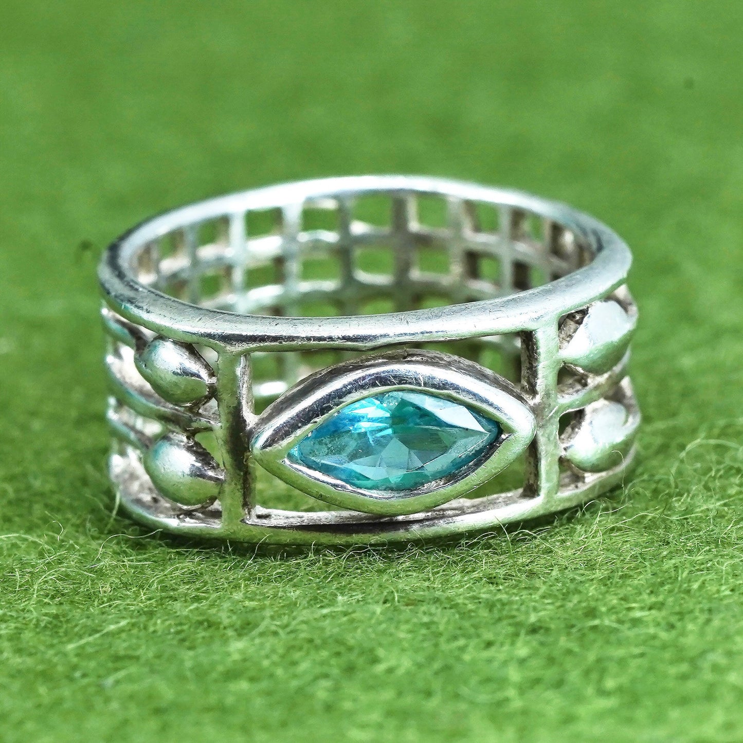Size 7.75, vintage sterling 925 silver handmade filigree band ring with topaz