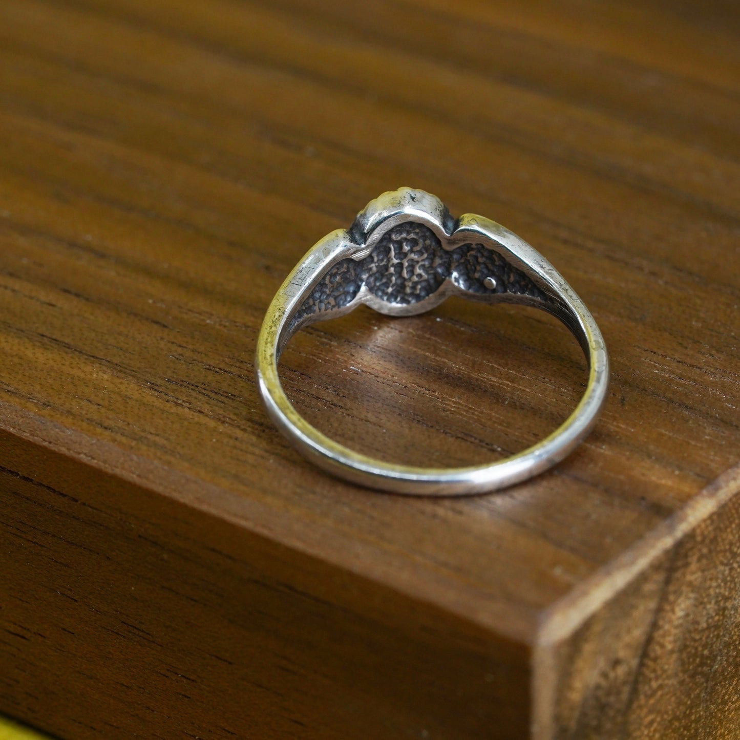 Size 7.5, vintage southwestern Sterling 925 silver handmade ring with oval opal