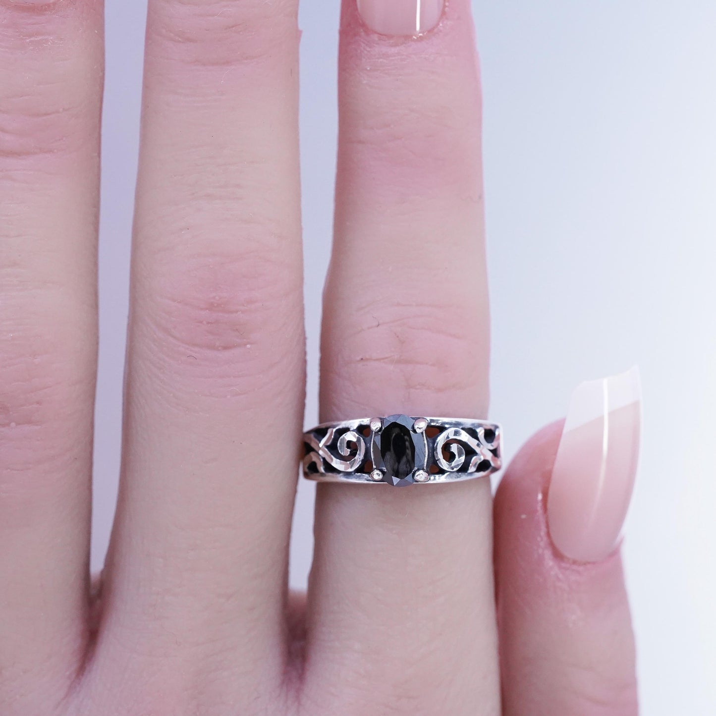 Size 6, vintage Sterling 925 silver handmade ring with hematite