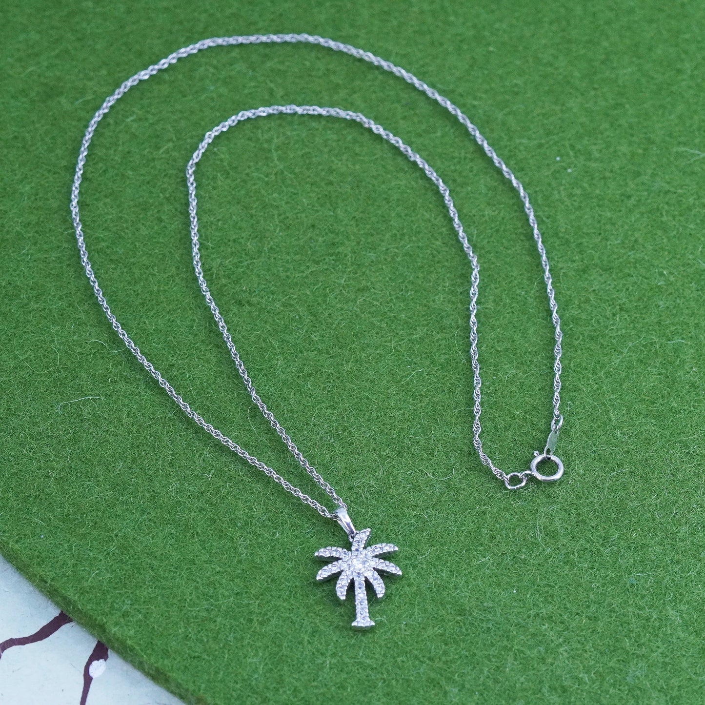 18", VTG sterling silver necklace, circle chain cluster cz palm tree pendant
