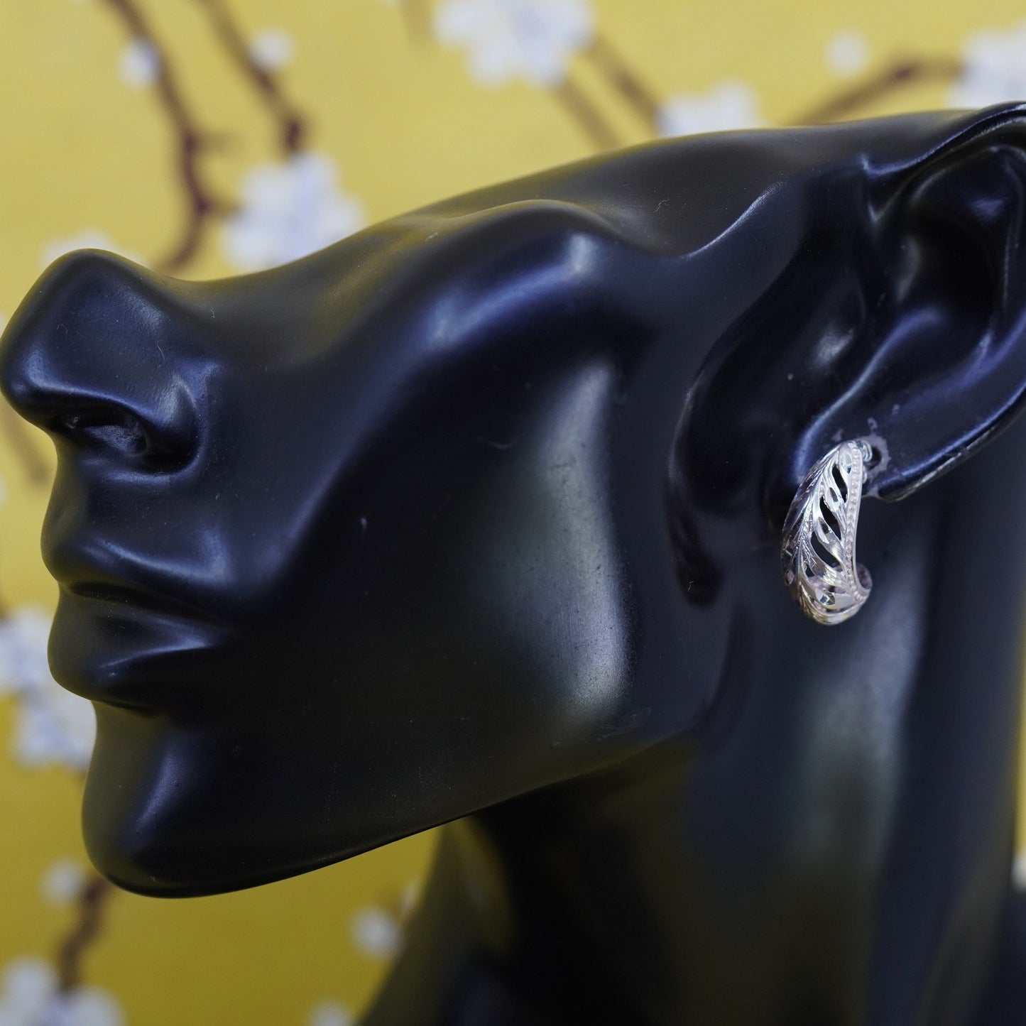 0.75”, vintage Sterling silver handmade earrings, filigree 925 huggie studs