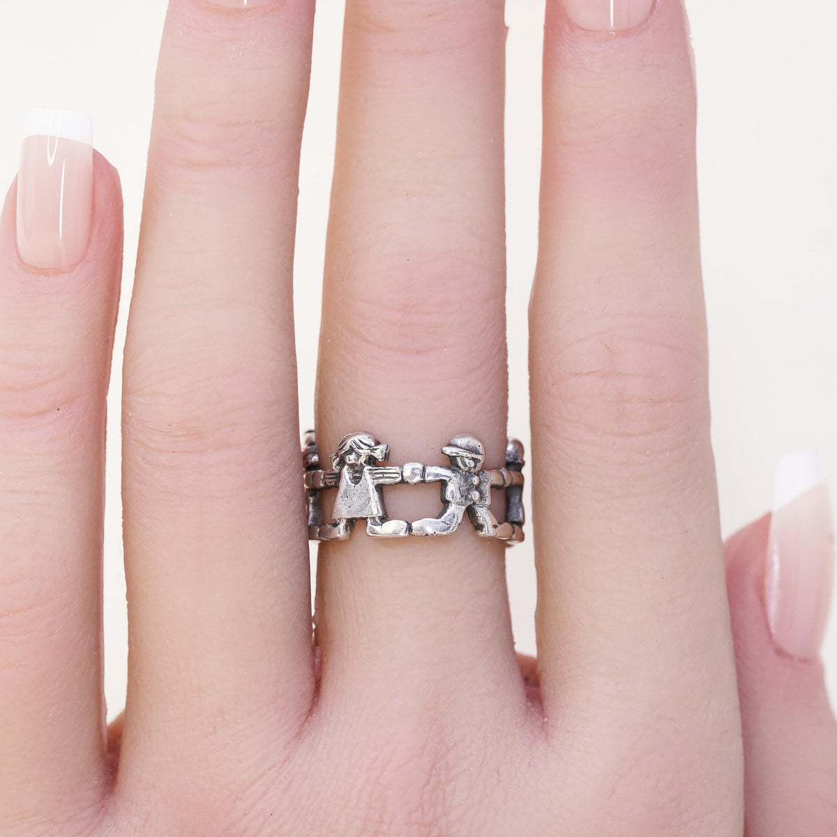 Size 7, Sterling Silver 925 Children Holding Hands Ring, Boy Girl Circle Band
