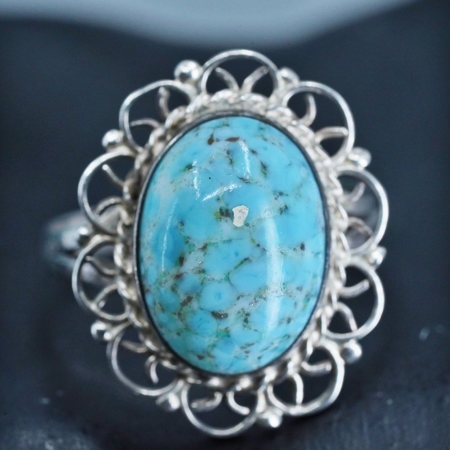 Size 7.5, vintage mexico Sterling 925 silver handmade ring with turquoise