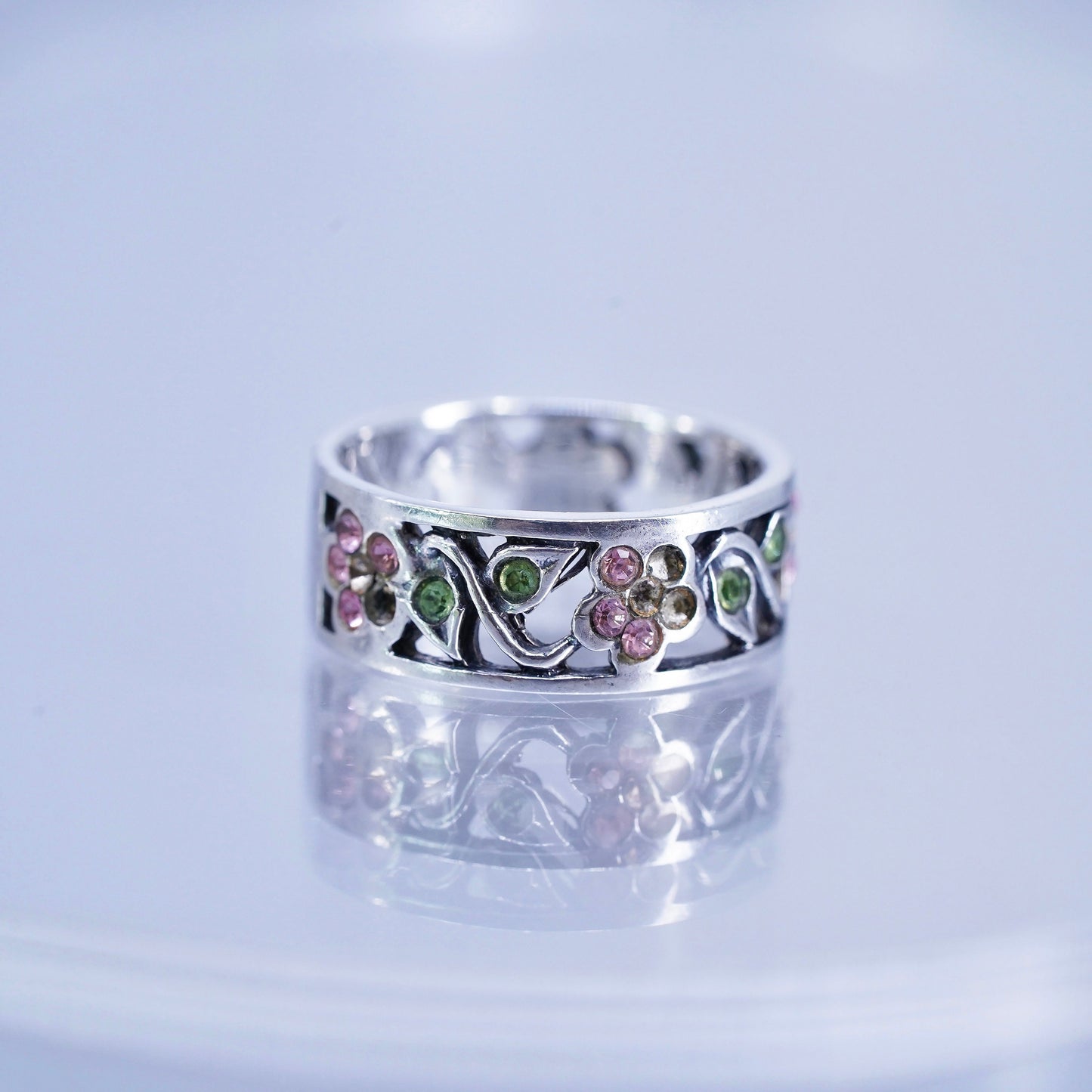 Size 5.5, vintage Sterling 925 silver flower band ring with cluster crystals