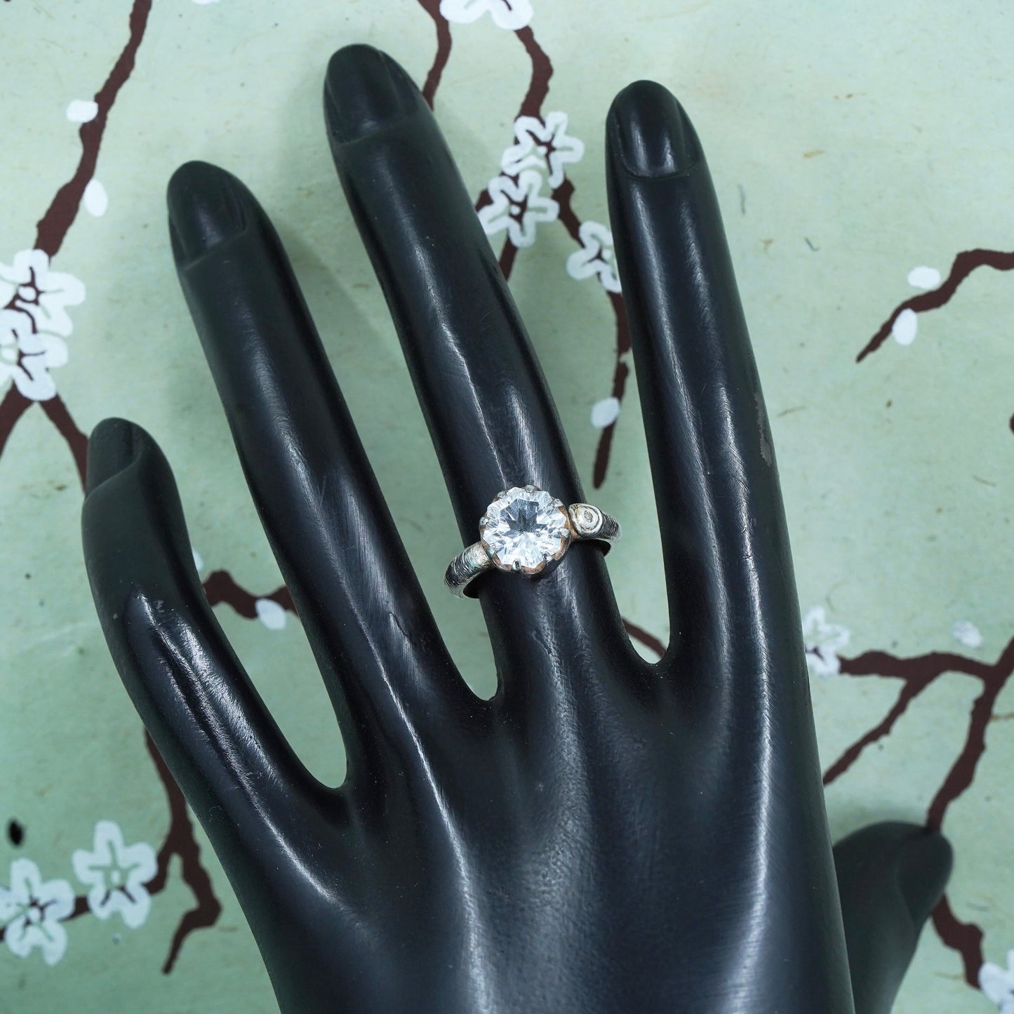 Size 6, Sterling 925 silver engagement ring with circle cut CZ