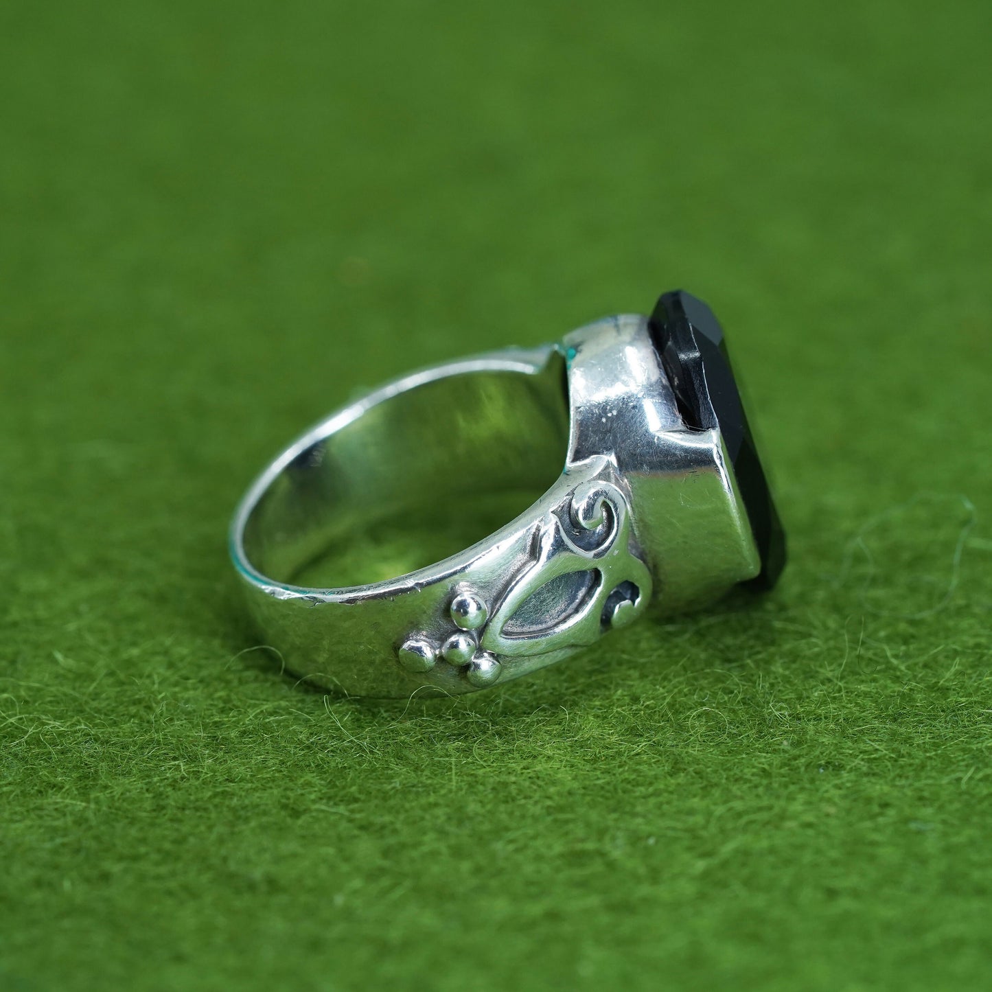 Size 7, veg SILPADA R1410 925 Sterling Silver Black Onyx Scroll detailed Ring