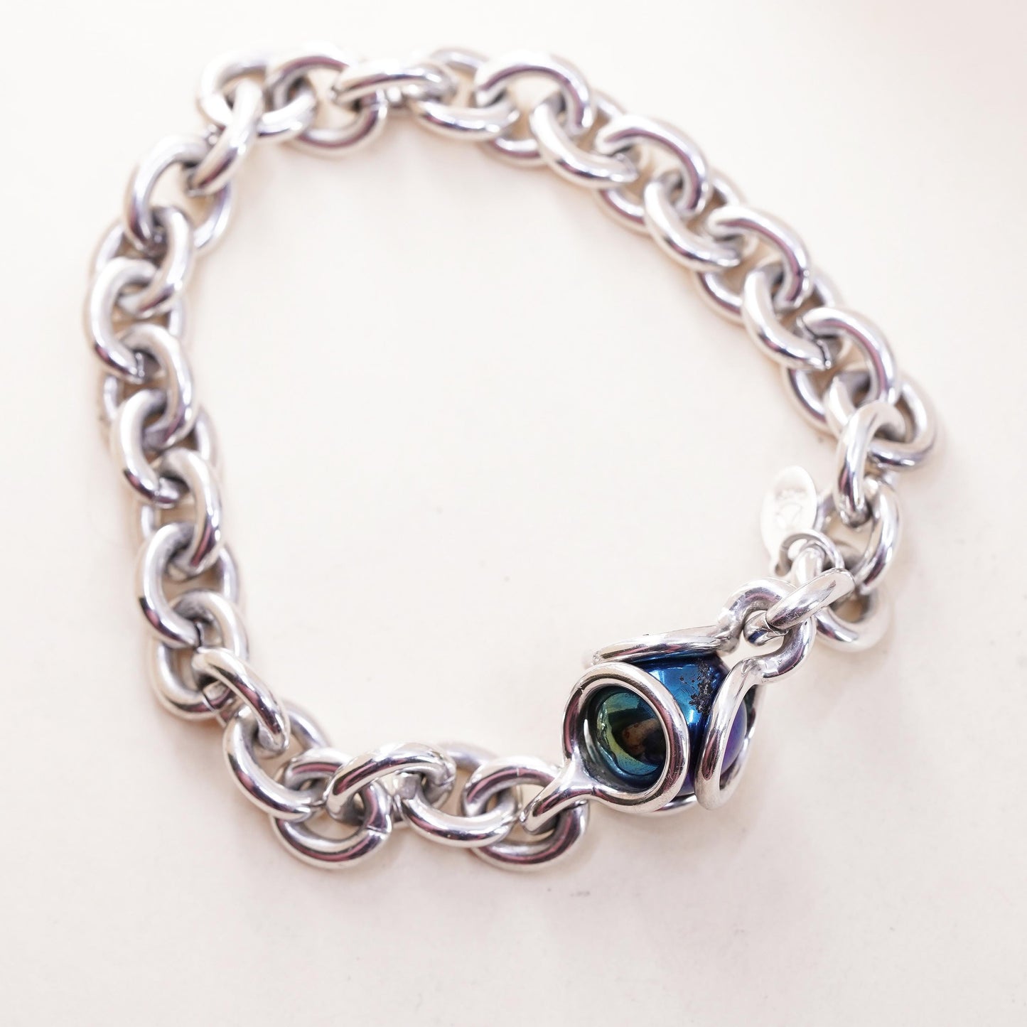 7", Vintage GAYM fancy pop, silver tone charm bracelet metallic blue marble