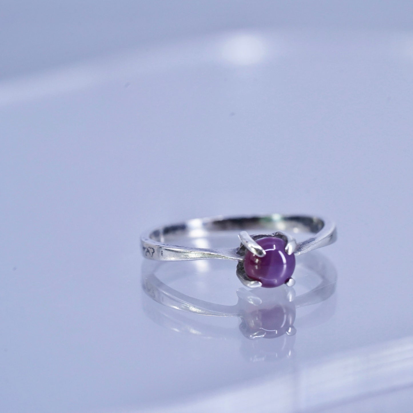 Size 7, vintage Sterling 925 silver handmade stackable ring with star ruby