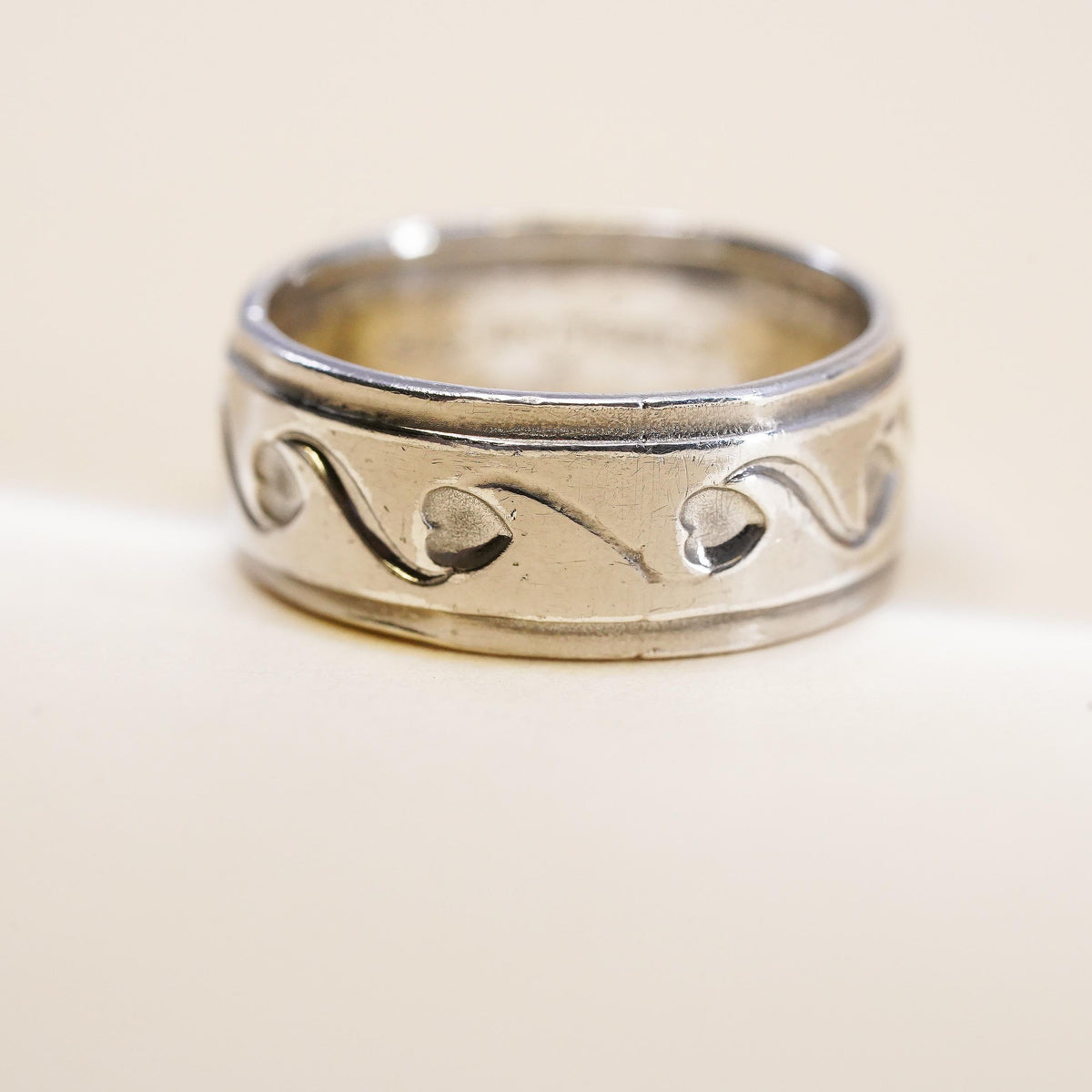 Size 6.5, vintage Mexican Sterling silver ring, embossed wavy heart 925 band