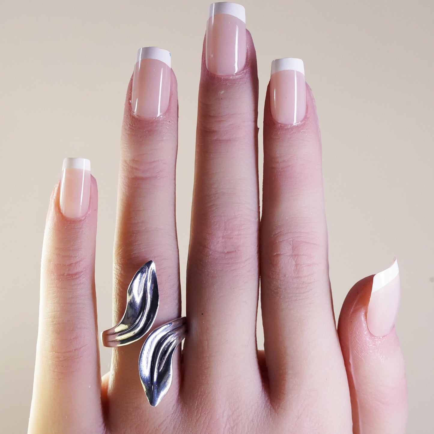 Size adjustable, vintage sterling silver statement ring, 925 leaf wrap band