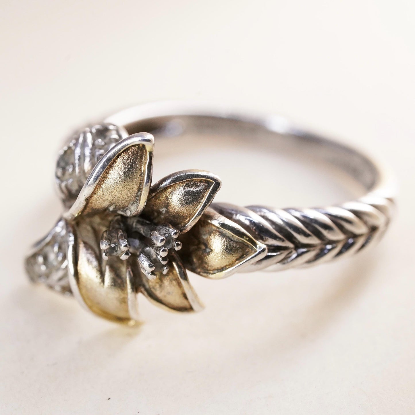 Size 5.5, vintage two tone Sterling silver ring, 925 lily flower real diamond