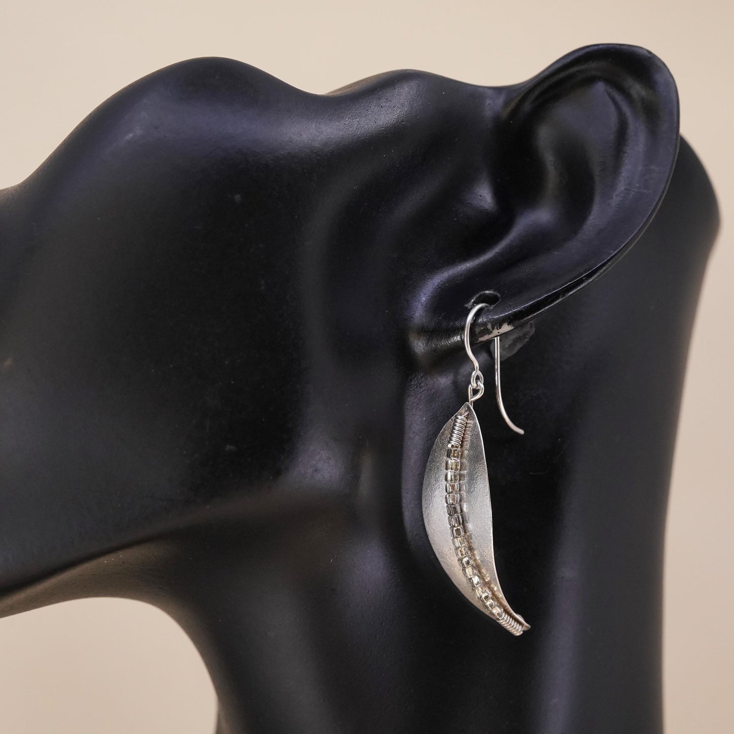 Vintage southwestern Sterling silver handmade pendant, 925 leaf single earring