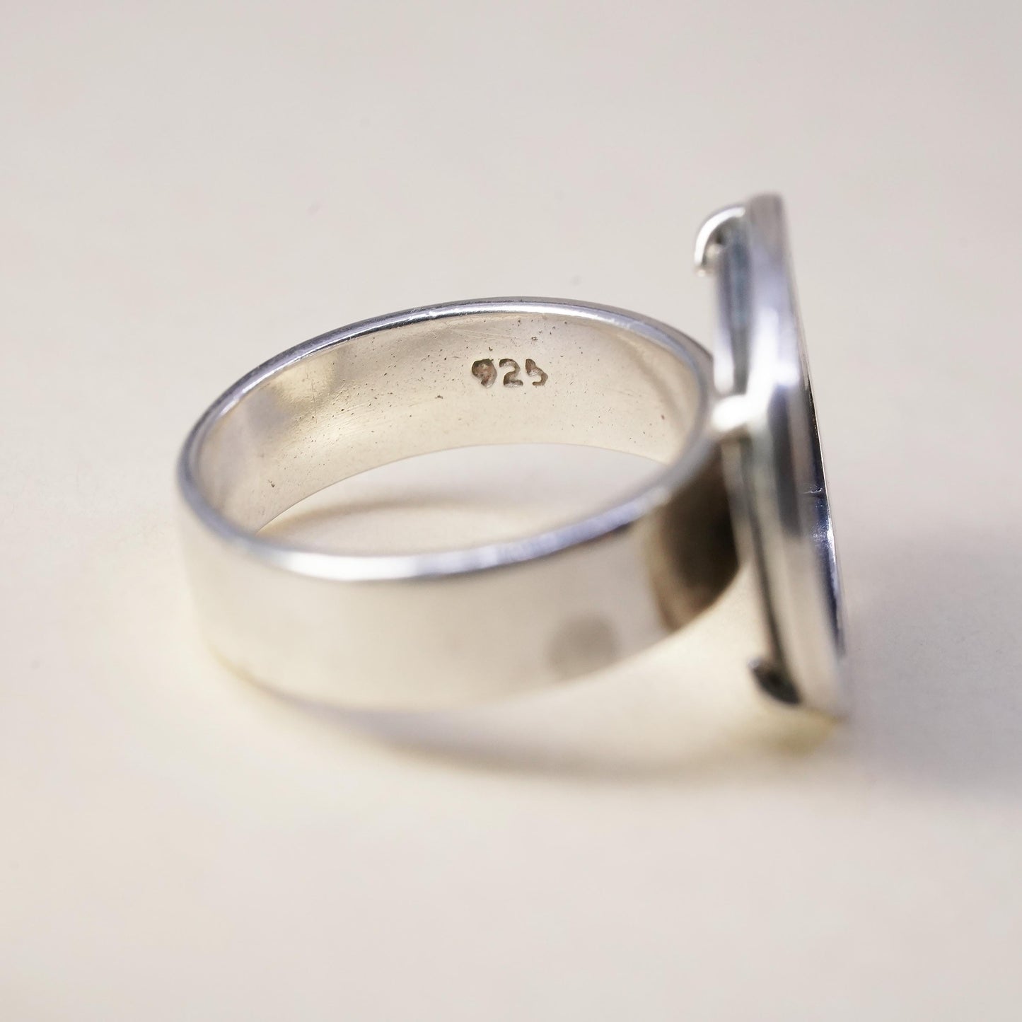 Size 6.5, VTG modern sterling silver handmade ring, 925 statement circle band