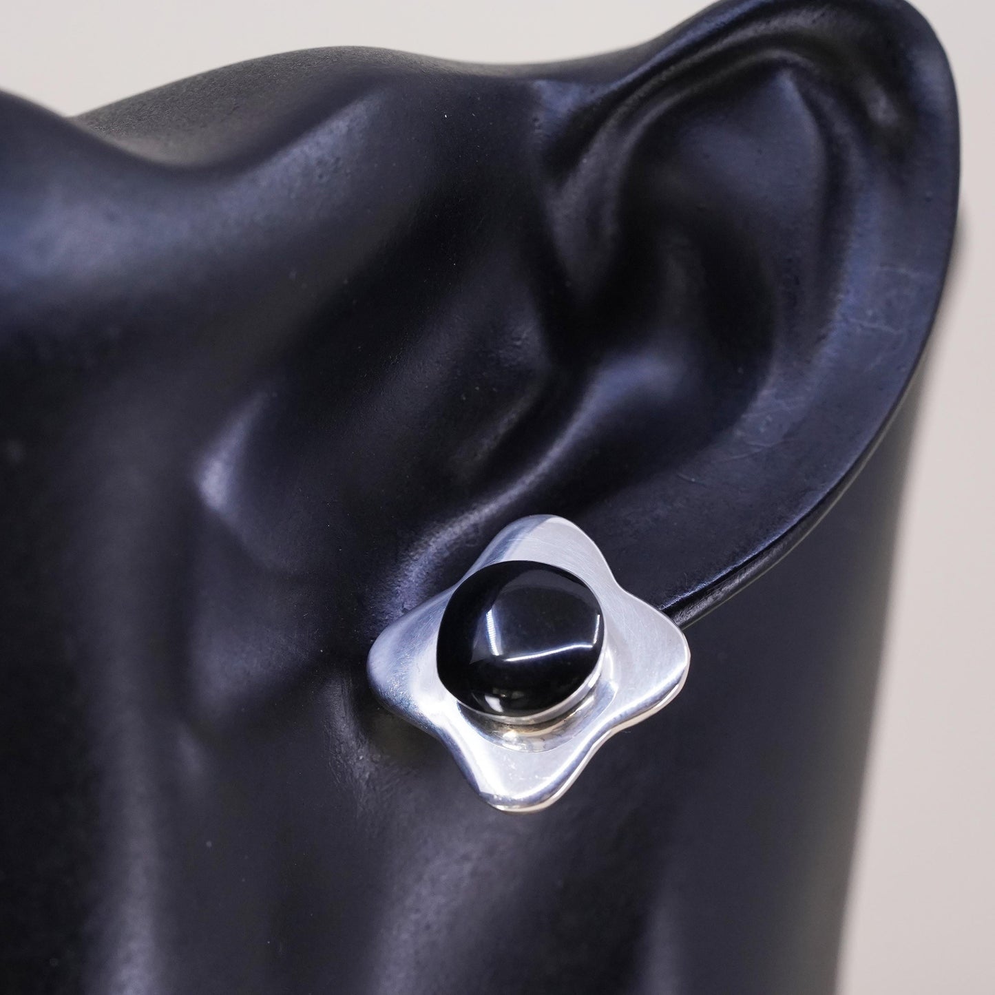 Vintage Mexican Sterling 925 silver square stud with onyx, single earring