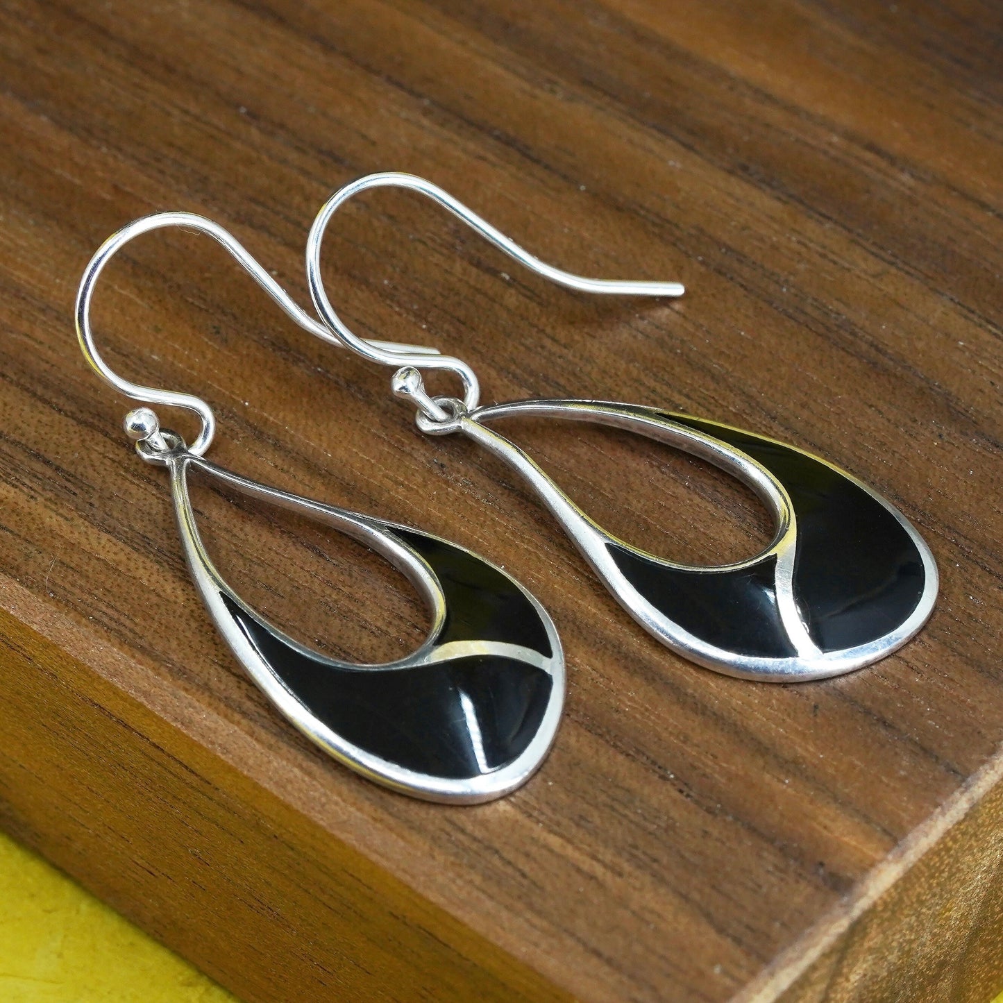 Vintage Sterling silver handmade earrings, Mexico 925 oval dangle w/ onyx inlay