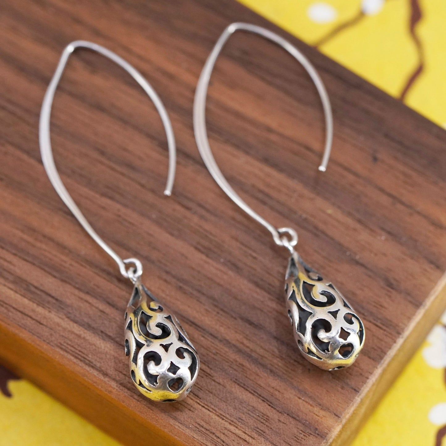 Vintage Sterling 925 silver Oval Drop Dangle Earrings with filigree teardrop