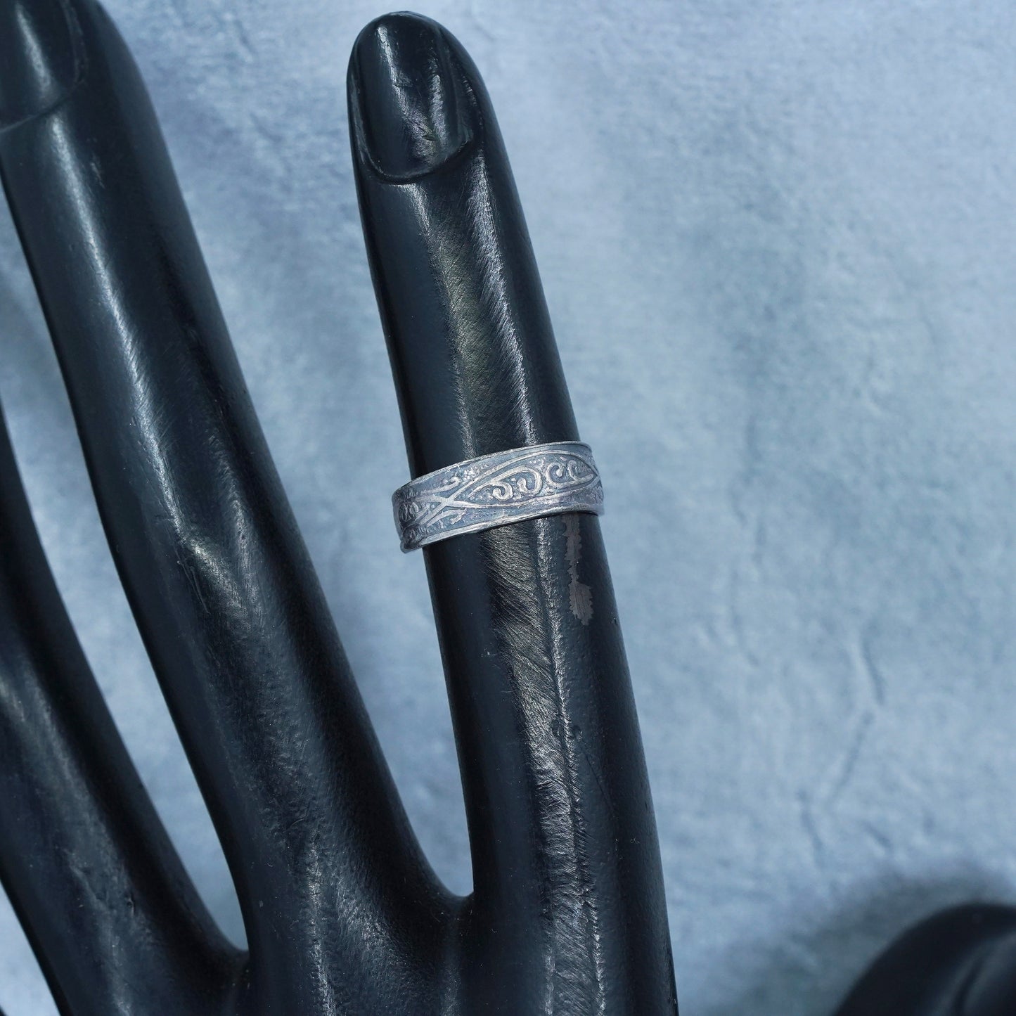 Size 3, VTG southwestern Sterling 925 silver handmade ring, textured open band
