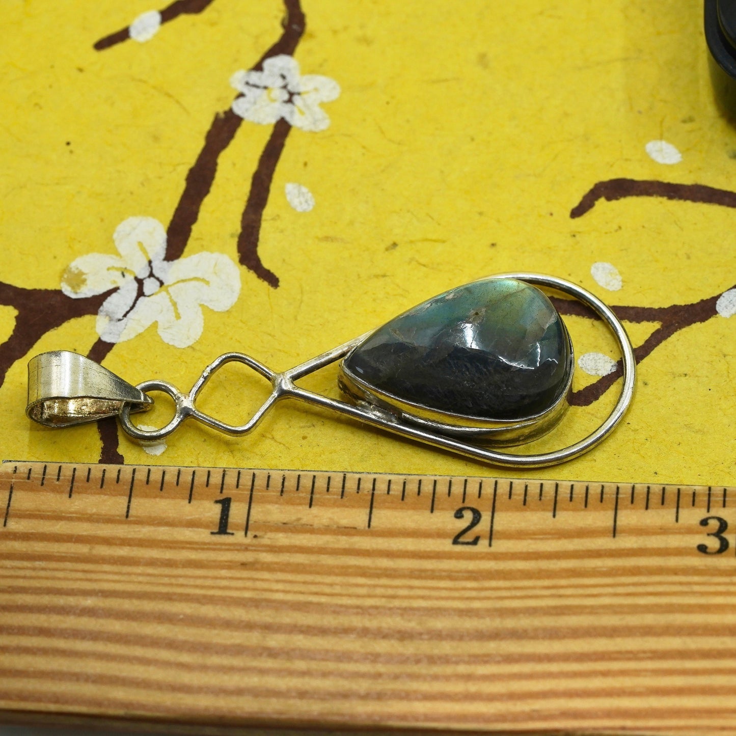 Vintage Sterling silver handmade pendant, 925 teardrop with labradorite