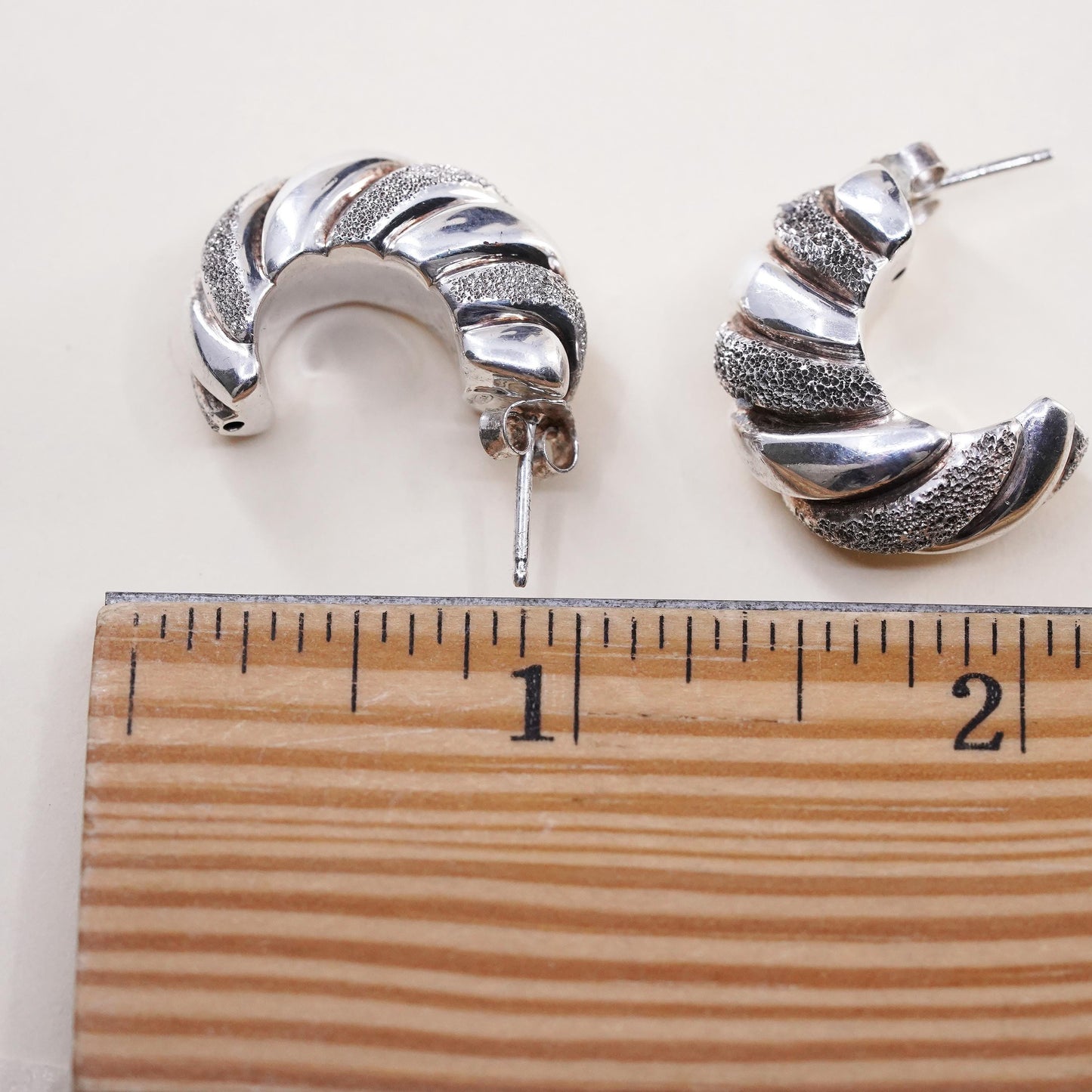 0.75”, VTG Sterling silver bold earrings, textured 925 glittering Huggie studs