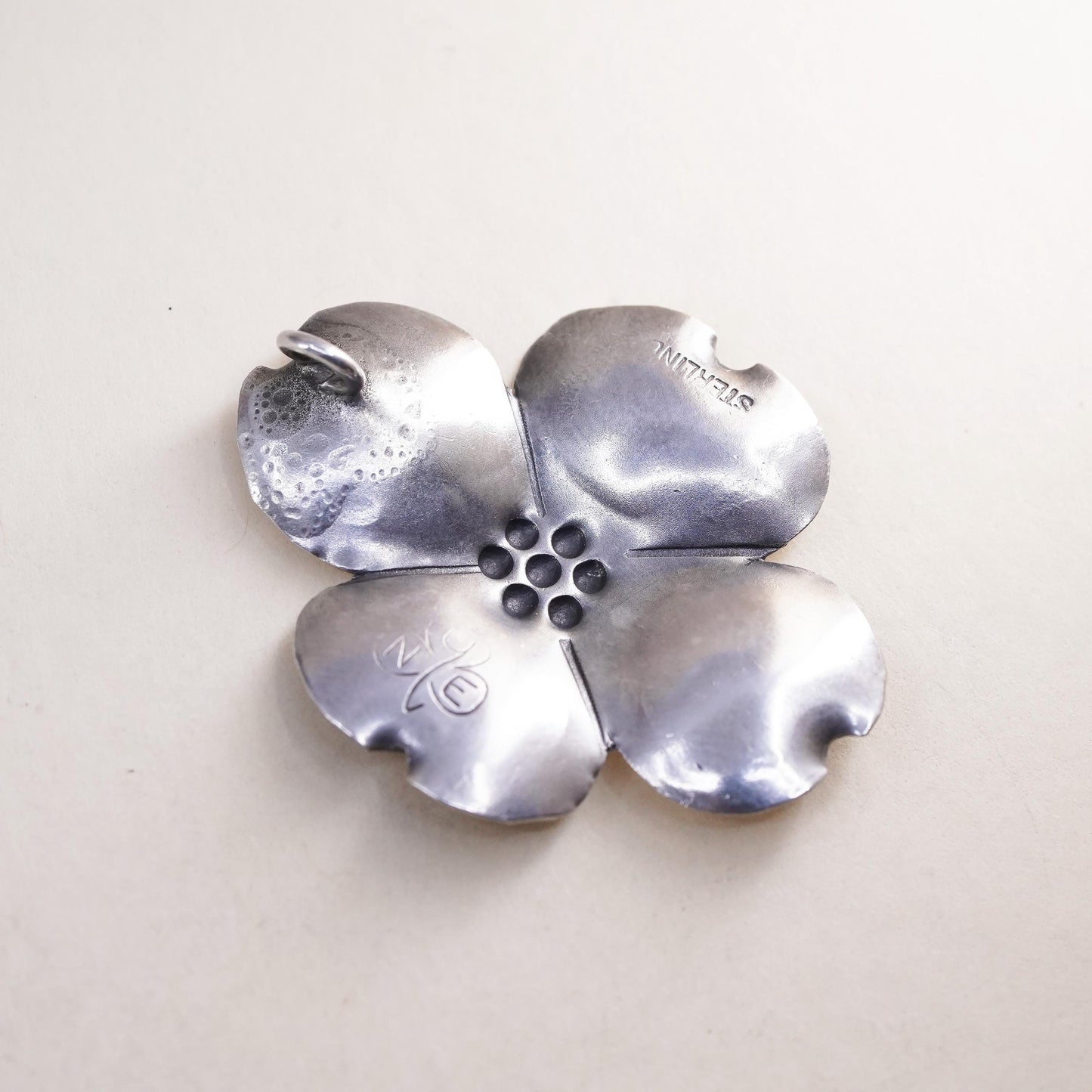 Vintage sterling 925 silver dogwood flower shaped pendant