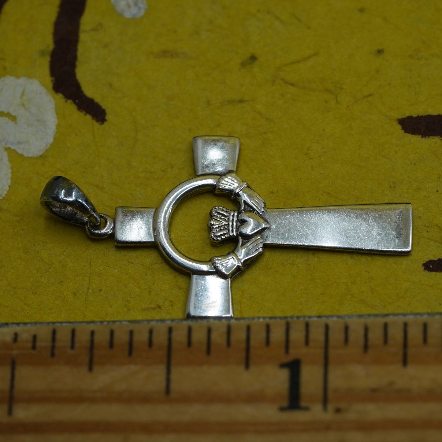 Ireland Salvar sterling silver claddagh pendant, holding heart 925 cross