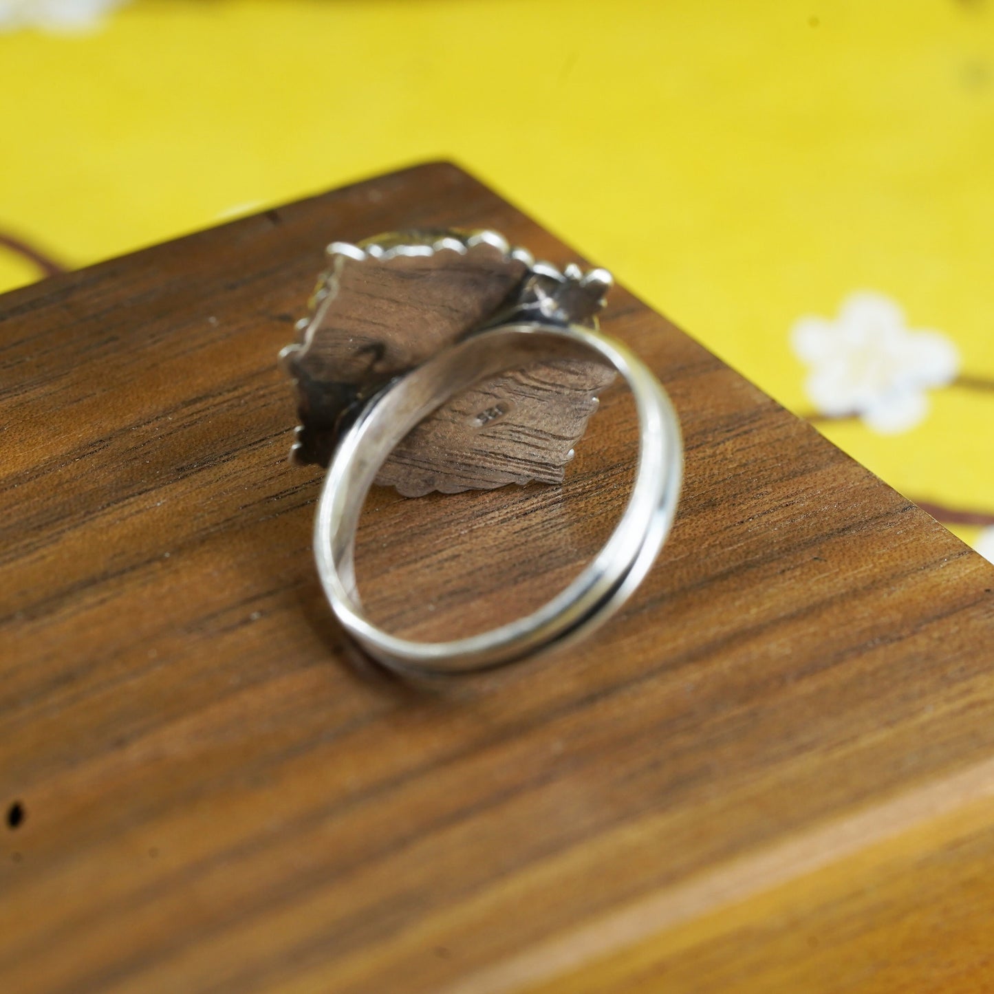 Size 10.25 Sterling 925 silver handmade ring with mother of pearl and flower