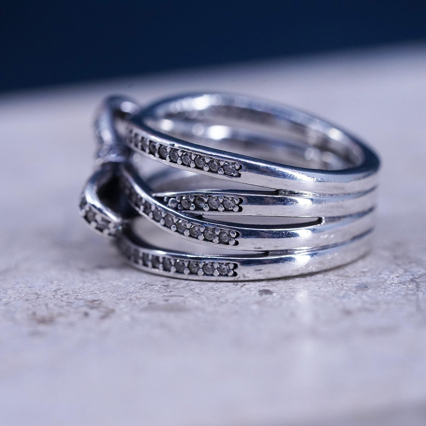 Size 6, vintage ALE sterling 925 silver entwined ring with ribbon cluster cz