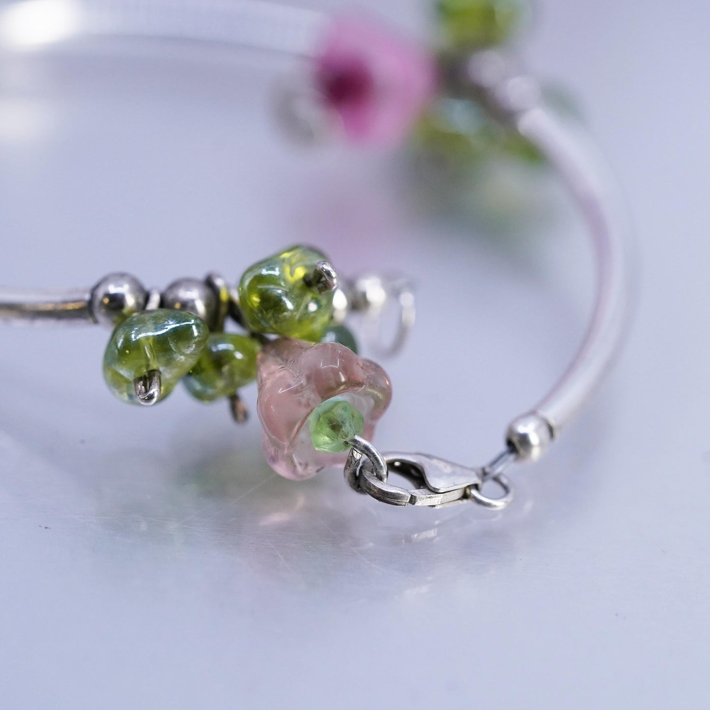 7", vintage Sterling 925 silver curvy tube bracelet with cluster peridot beads