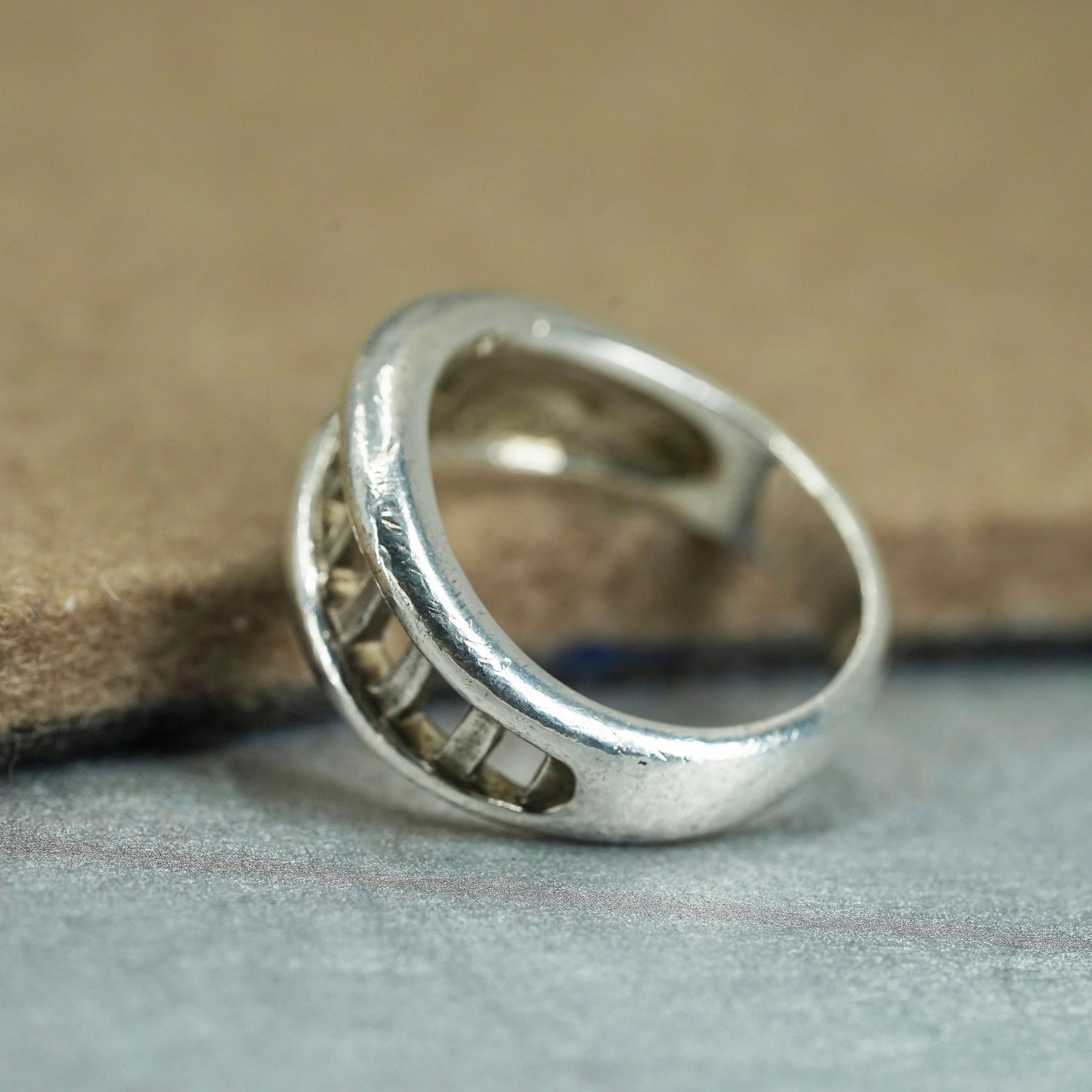 Size 7.5, vintage Sterling 925 silver handmade ring, ribbed band