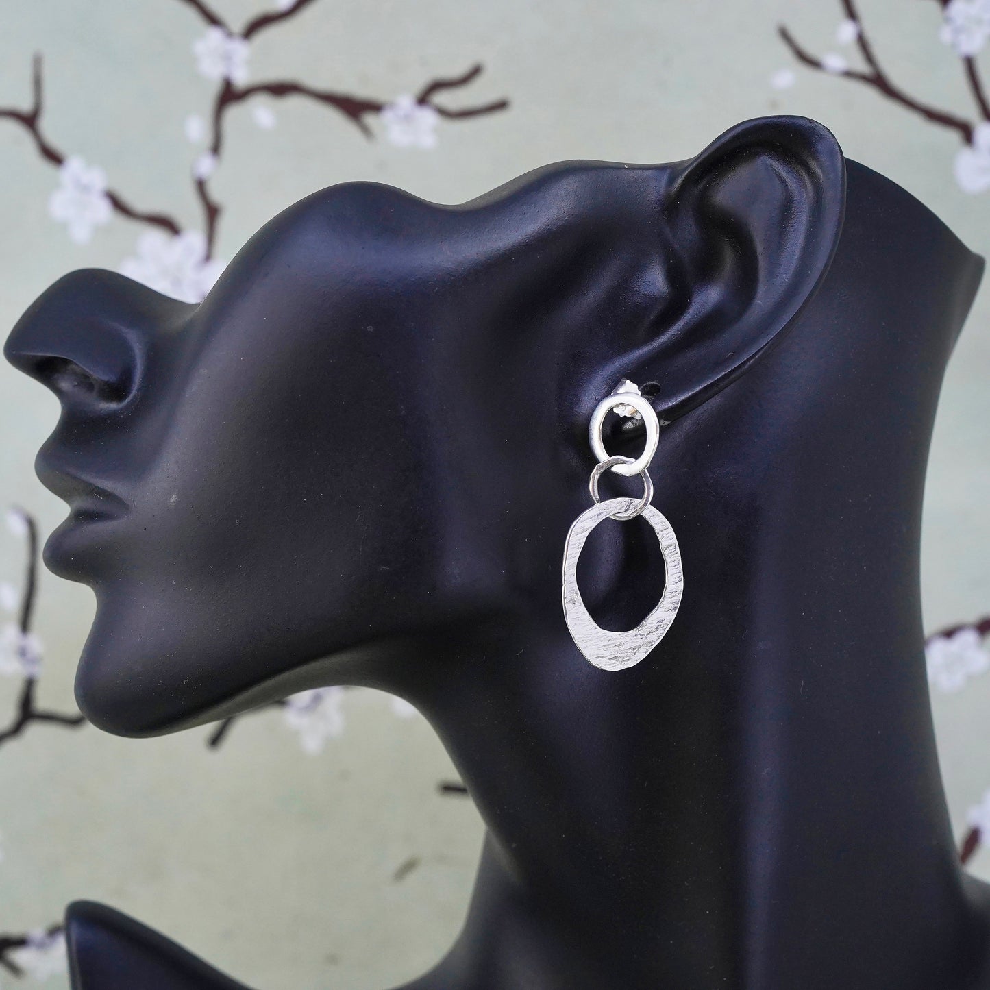 Retired Silpada Sterling 925 Silver Hammered entwined circle Earrings