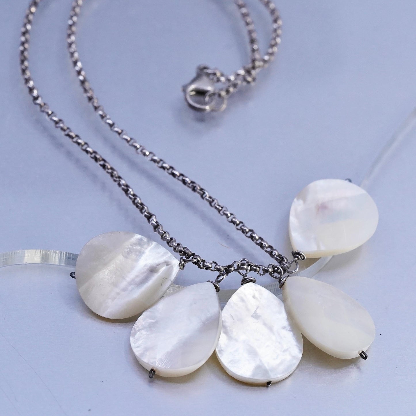 16", Sterling 925 silver circle necklace with mother of pearl teardrop pendants