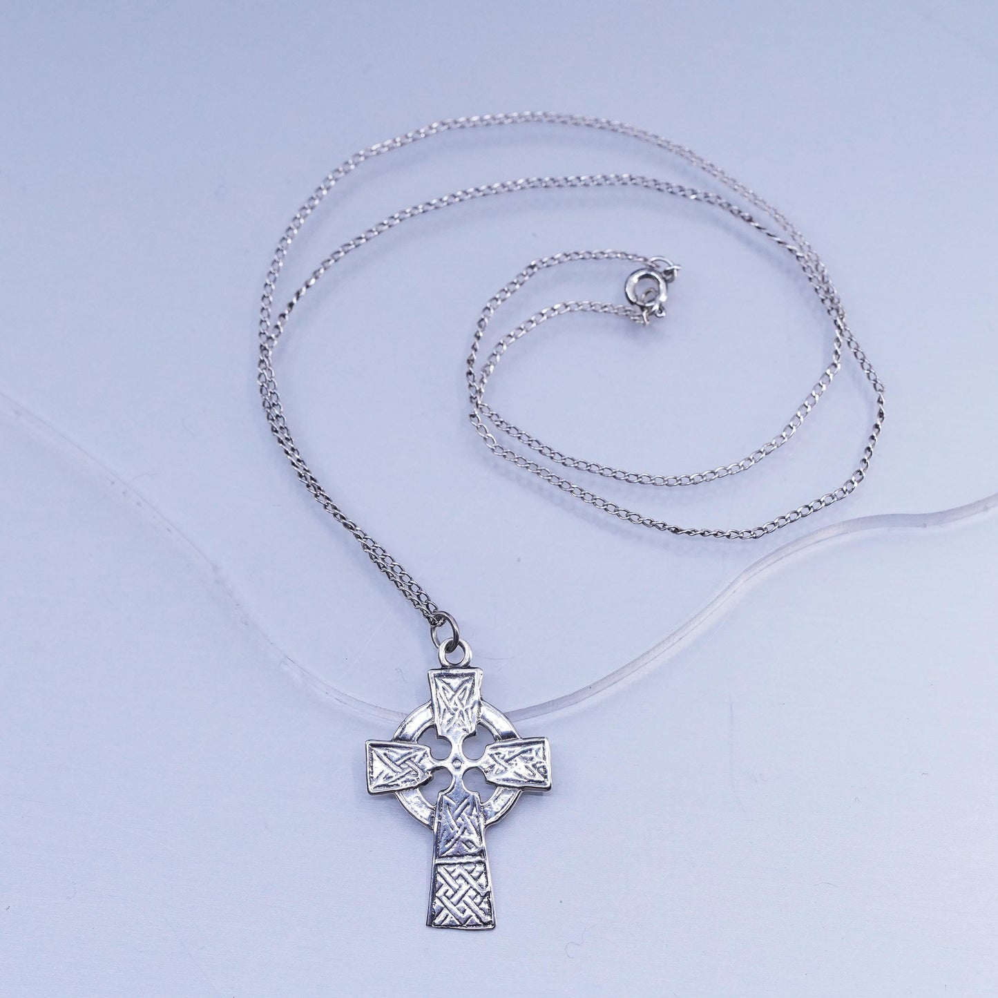 18”, VTG Sterling 925 silver box necklace with Irish Celtic knot cross pendant