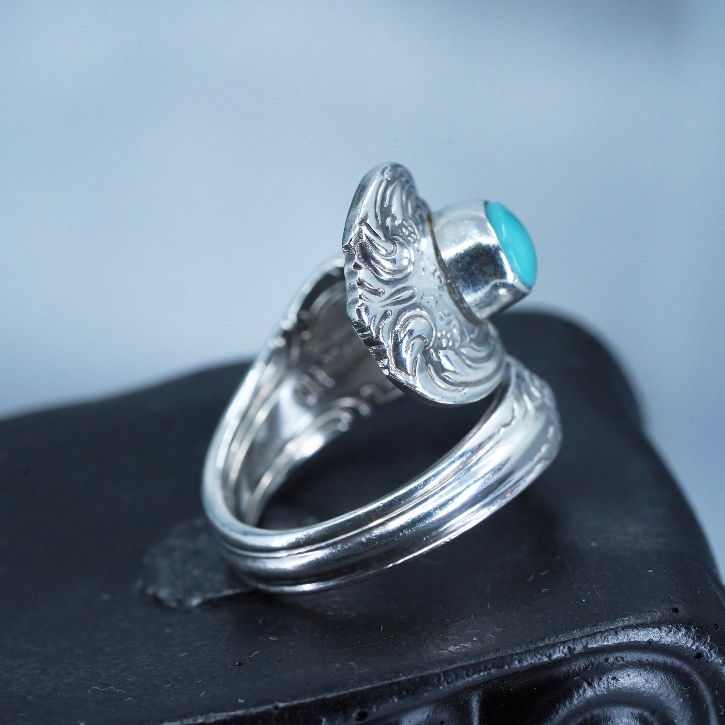Size 5, Native American navajo Sterling 925 silver spoon ring with turquoise