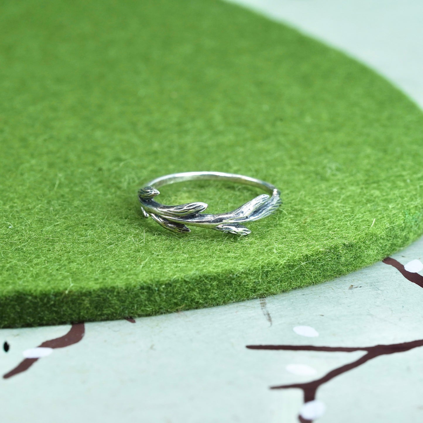 Size 8, Sterling silver handmade ring, stackable 925 leaf band