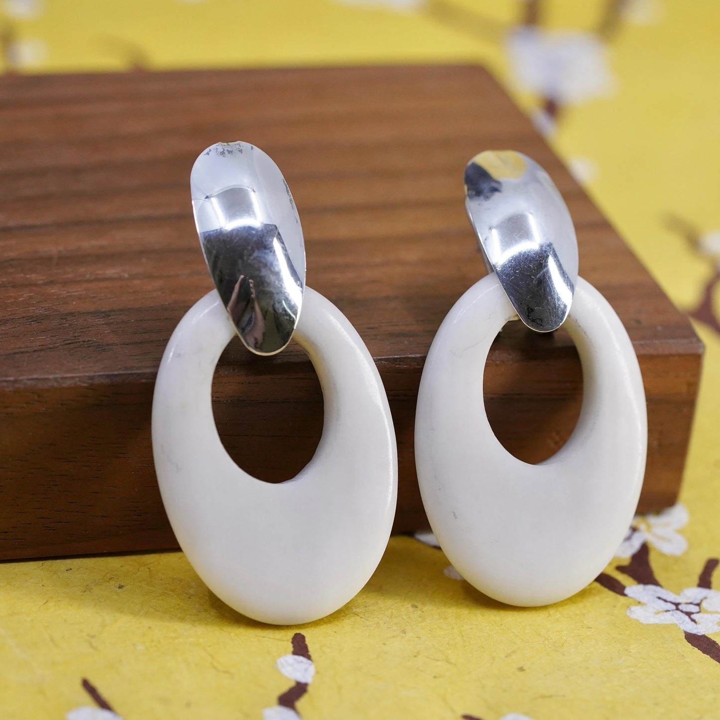 Vintage MWS Sterling 925 silver handmade earrings with oval white jade