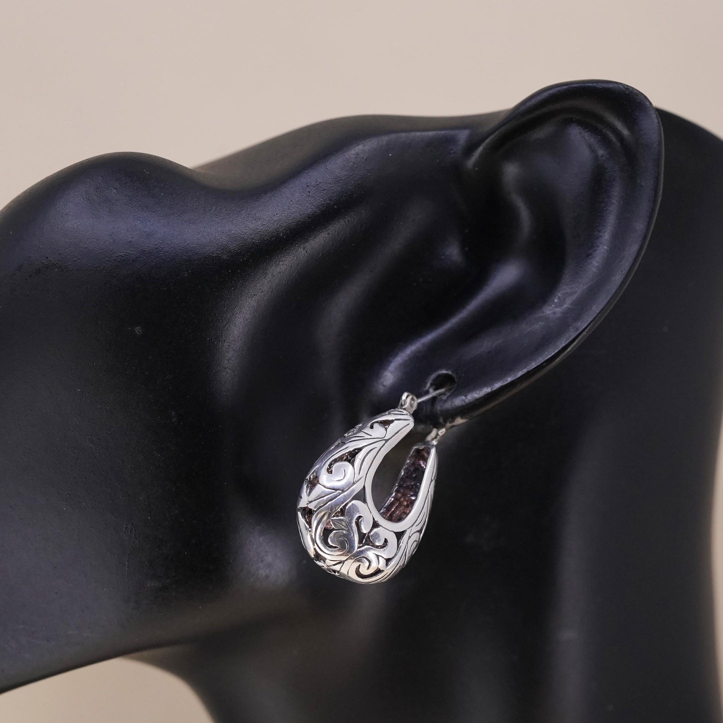 1”, Vintage Jezlaine sterling silver single earring, filigree primitive hoop