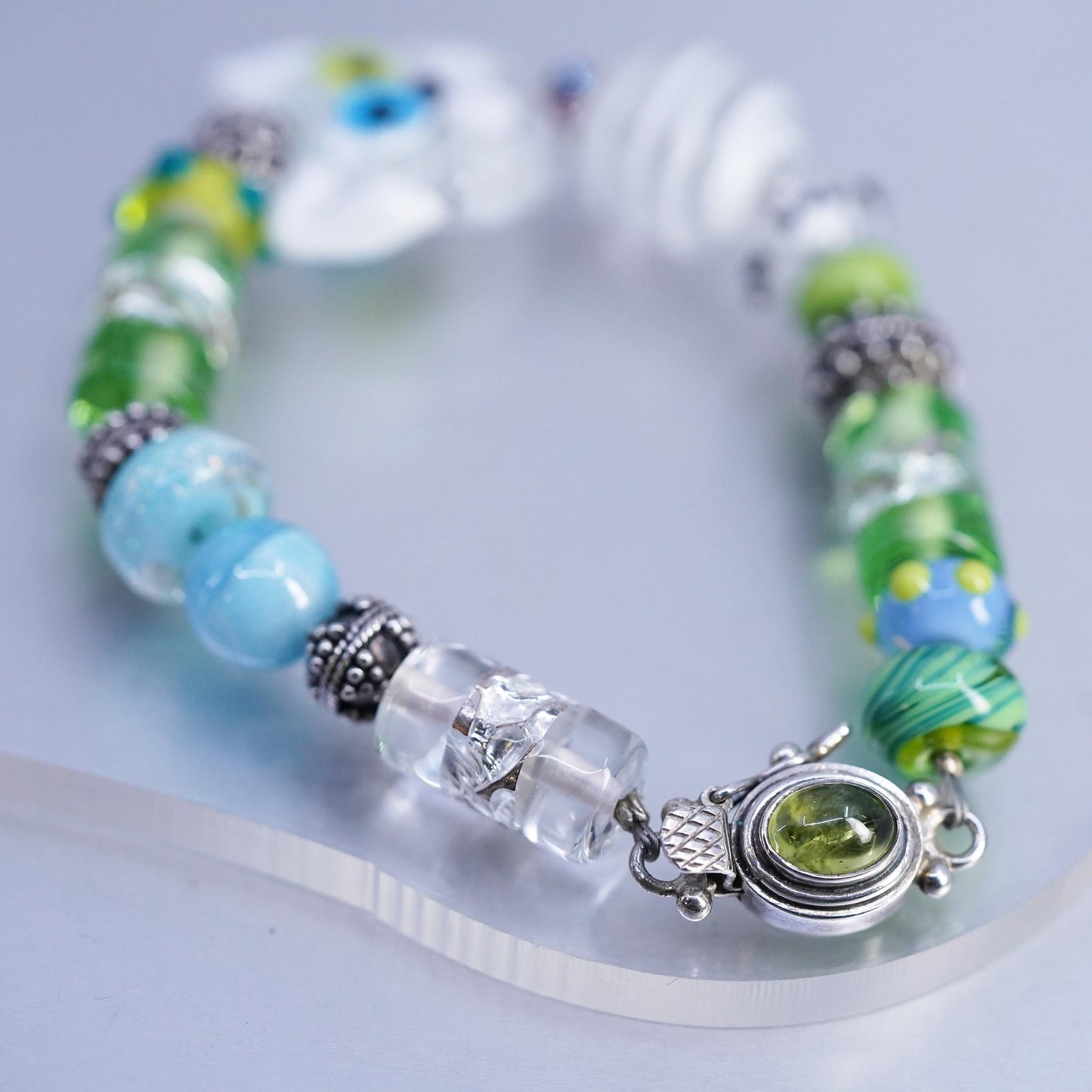 6.25", Mexico Sterling 925 Silver bracelet artisan green glass beads cat face