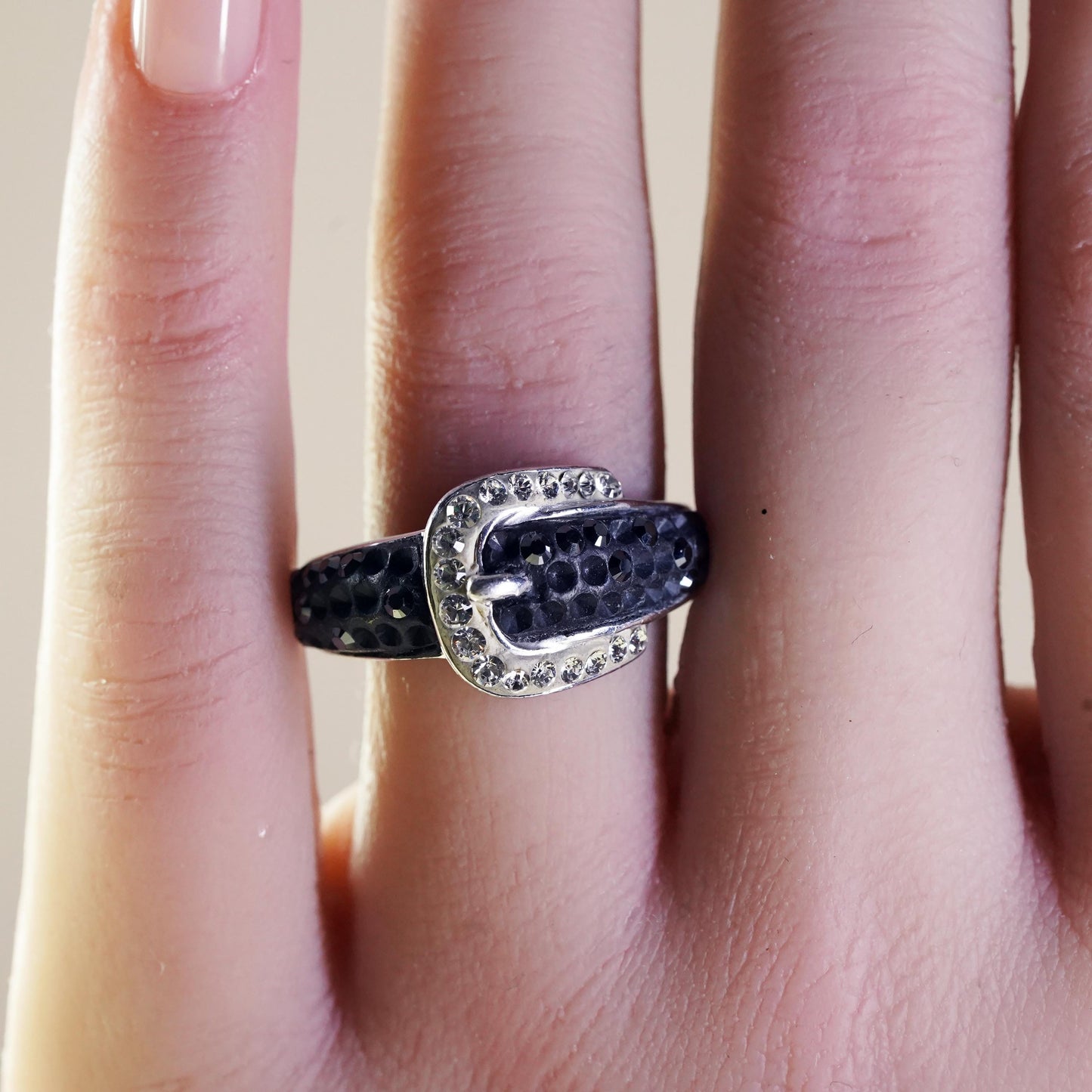 Size 8, Signed AU two tone Sterling silver 925 silver belt ring with cluster cz